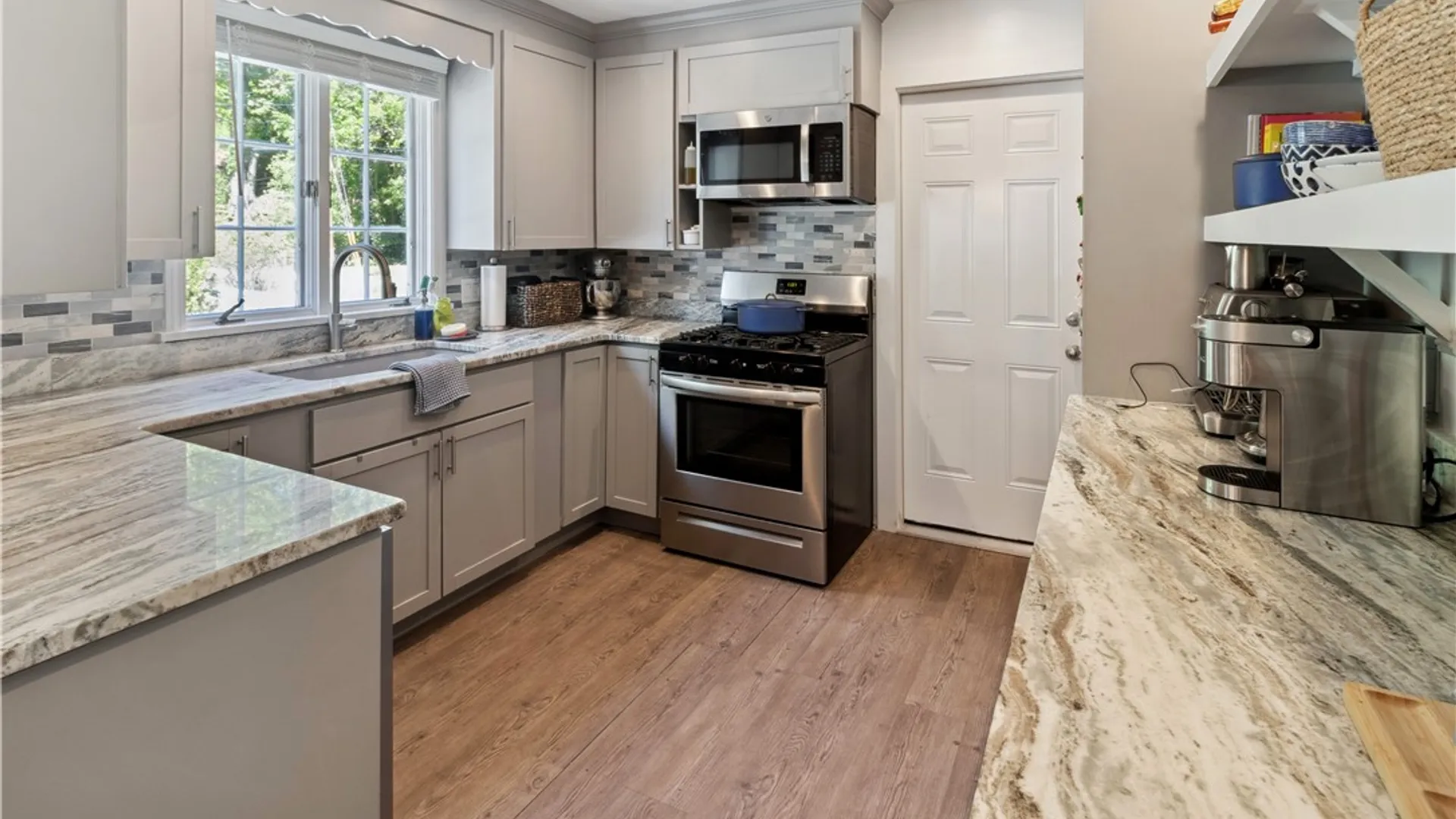 Property at 39 Little Brook Drive, Pittsford, NY 14534 9