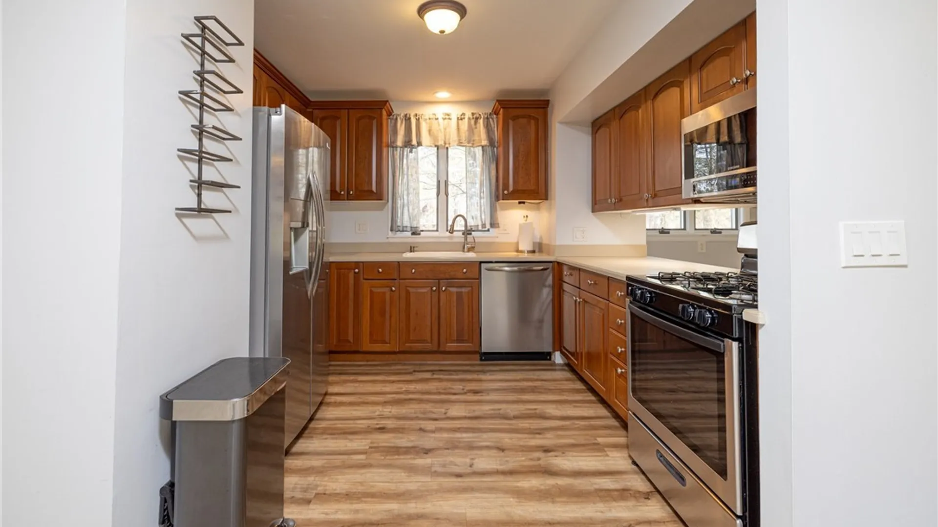 Property at 35 Lakeview Circle, Skaneateles, NY 13152 9