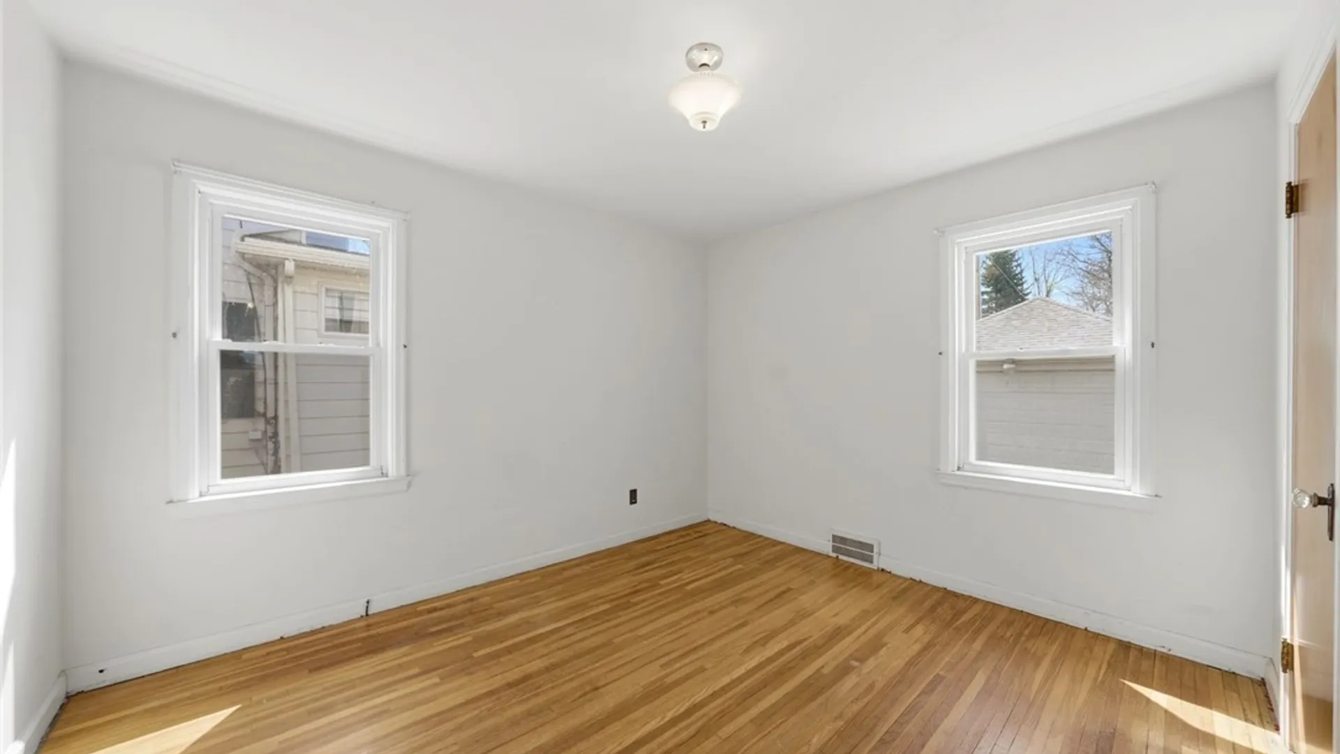 Property at 1 Colvinhurst Drive, Tonawanda, NY 14223 13