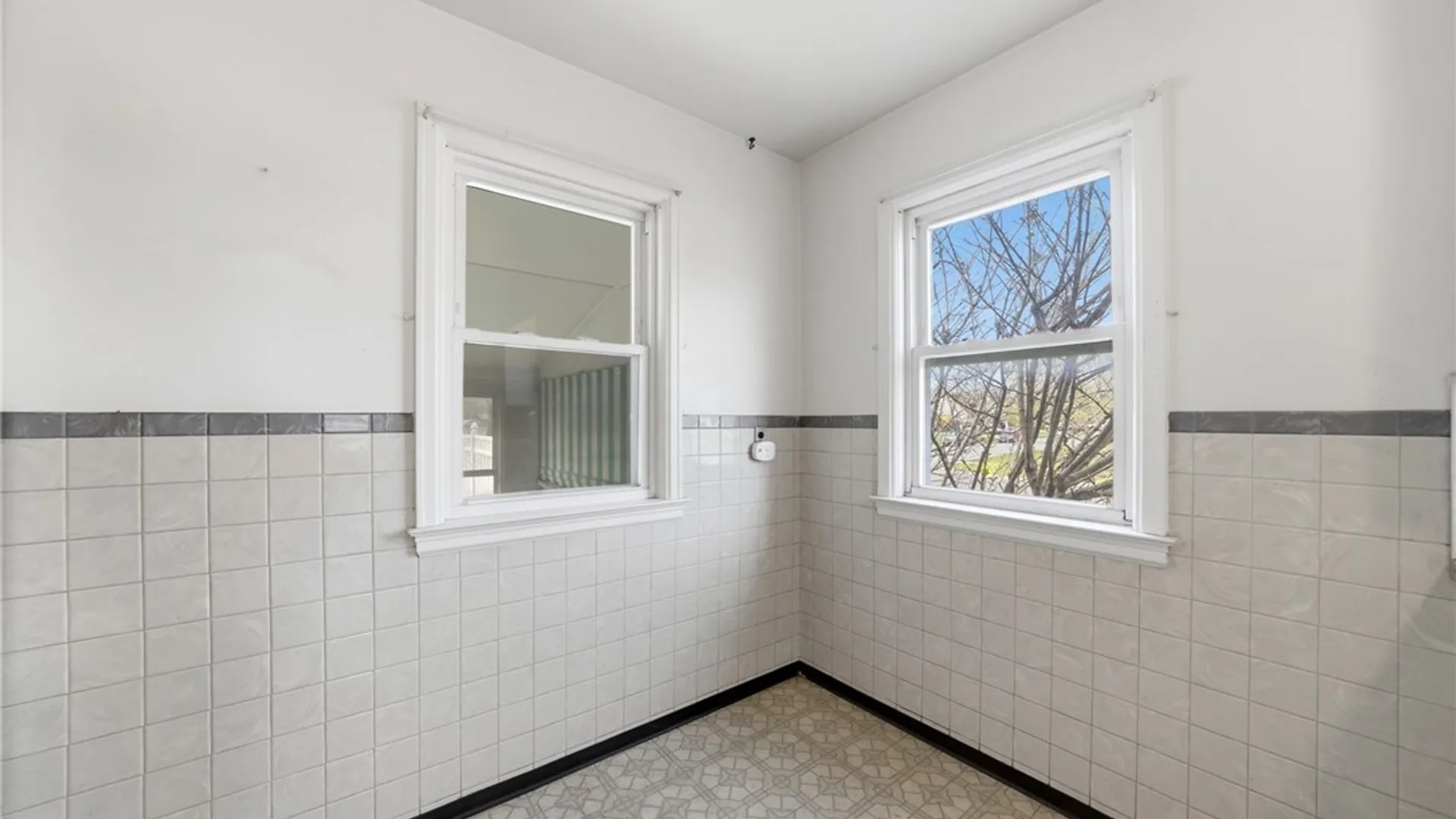 Property at 1 Colvinhurst Drive, Tonawanda, NY 14223 20