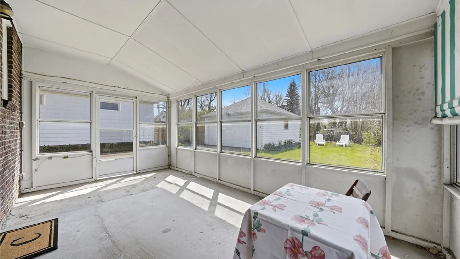 Property at 1 Colvinhurst Drive, Tonawanda, NY 14223 42