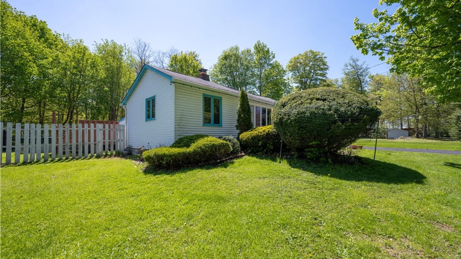 Property at 1373 Elwood Drive, Evans, NY 14047 4