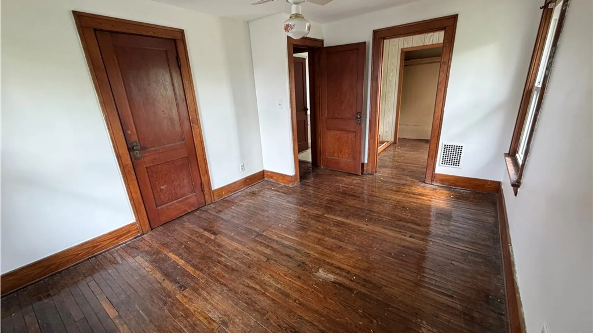 Property at 3915 Deveaux Street, Niagara Falls, NY 14305 16
