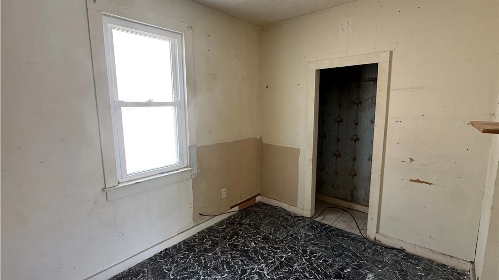 Property at 220 Westover Street, Camillus, NY 13209 14
