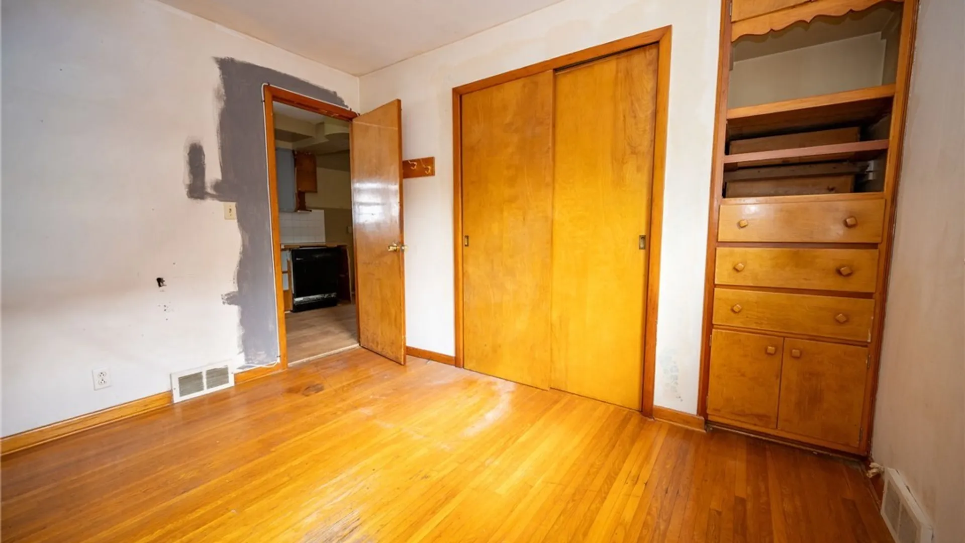 Property at 233 Olmstead Avenue, Lancaster, NY 14043 10