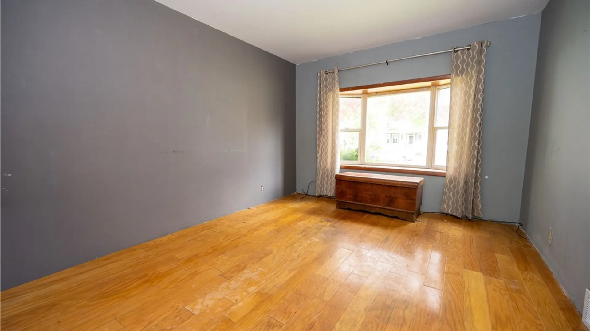 Property at 233 Olmstead Avenue, Lancaster, NY 14043 4