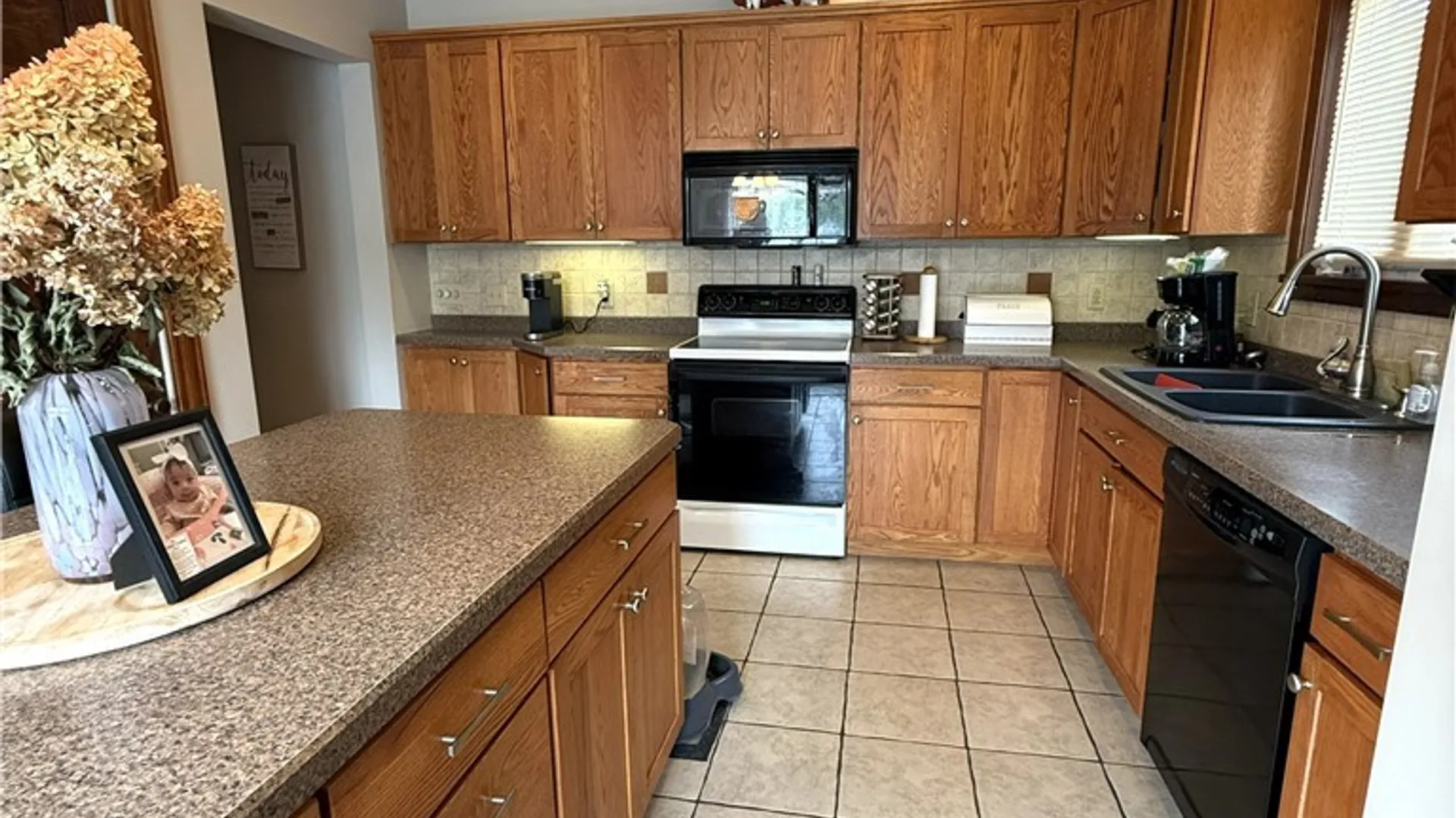 Property at 133 Curtis Place, Auburn, NY 13021 6