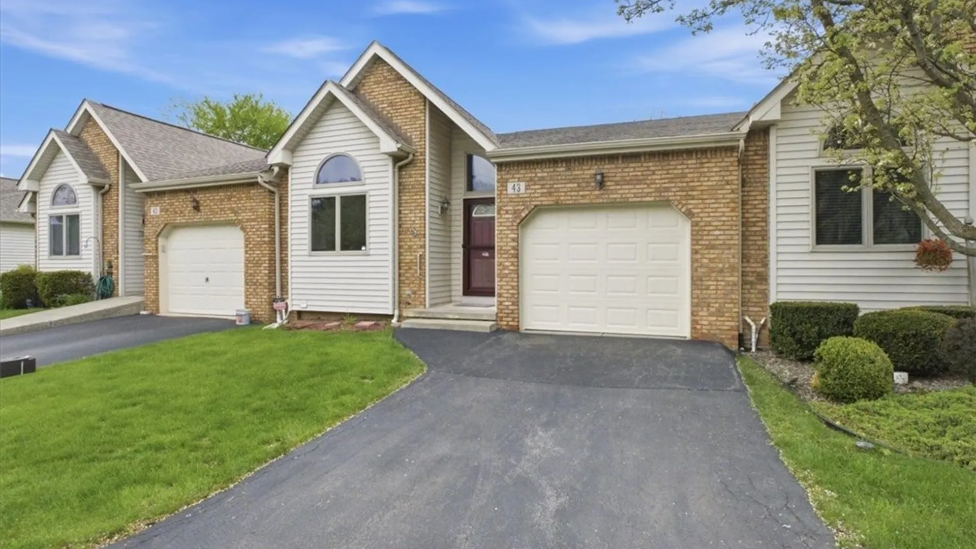 Property at 43 Das Court, Amherst, NY 14221 2