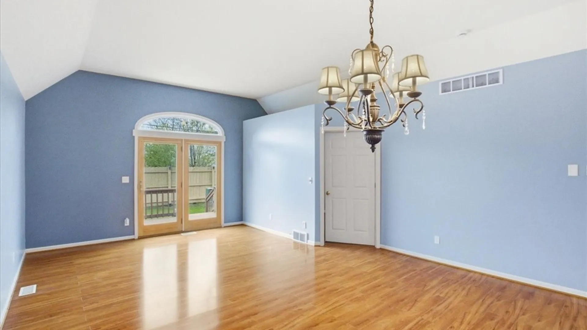 Property at 43 Das Court, Amherst, NY 14221 9