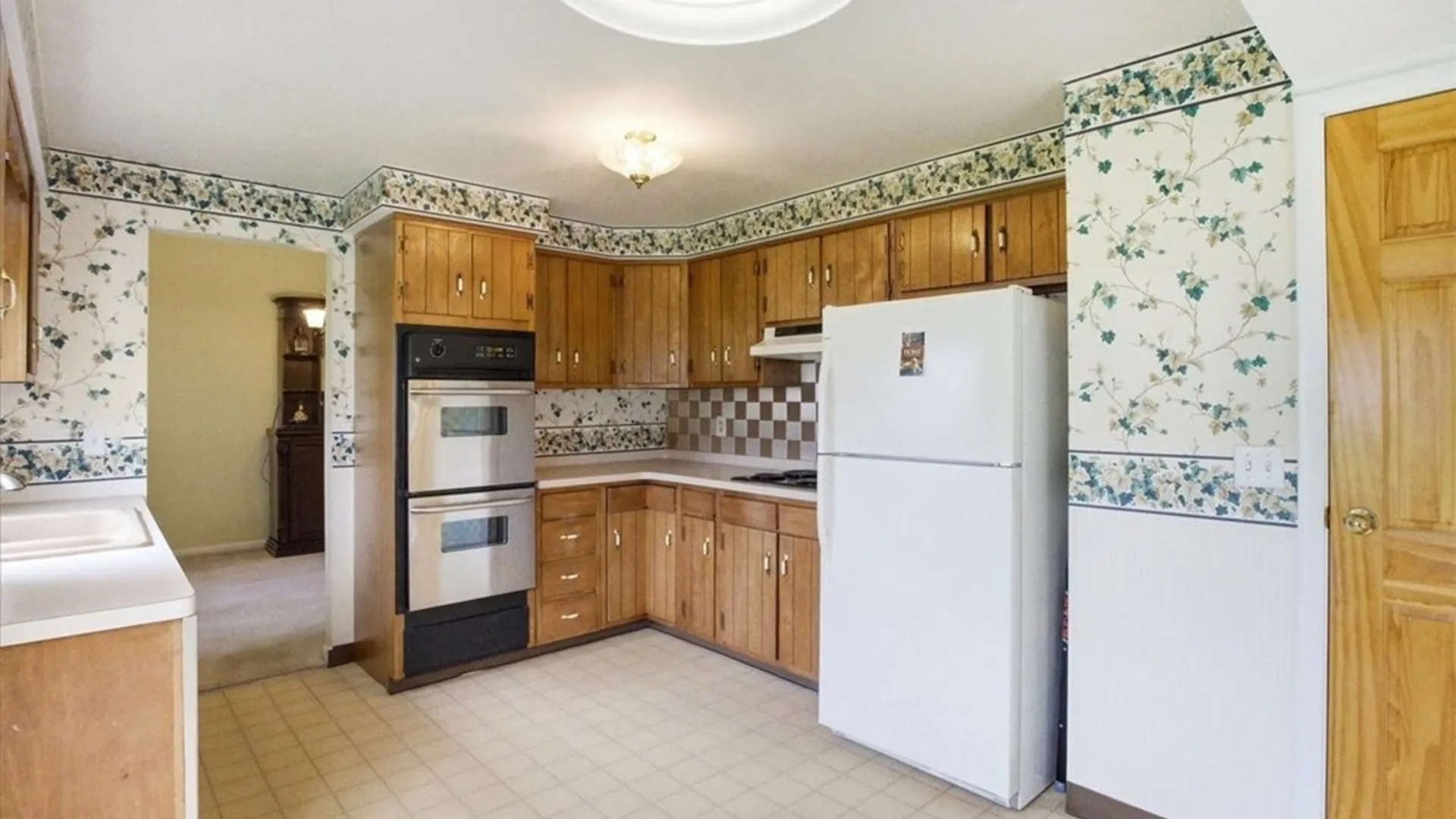 Property at 77 Willow Lane, Amherst, NY 14228 18