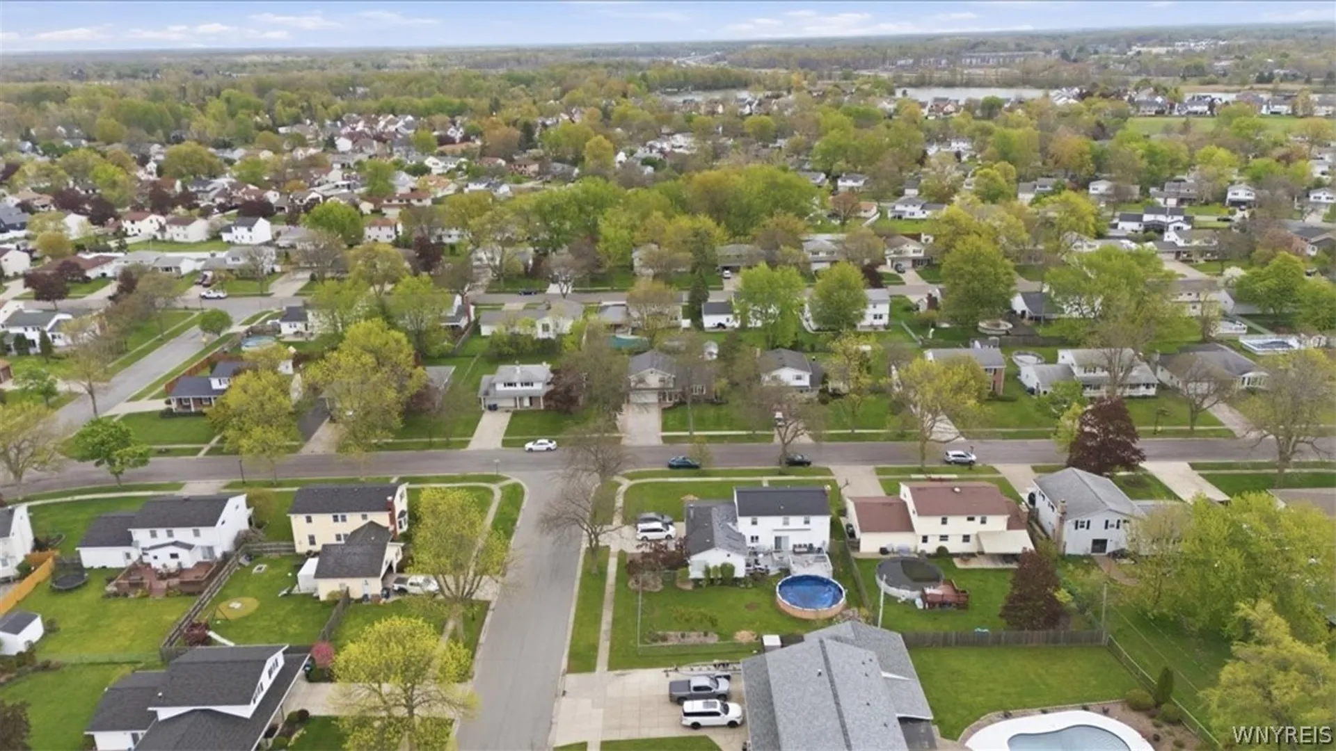 Property at 77 Willow Lane, Amherst, NY 14228 4