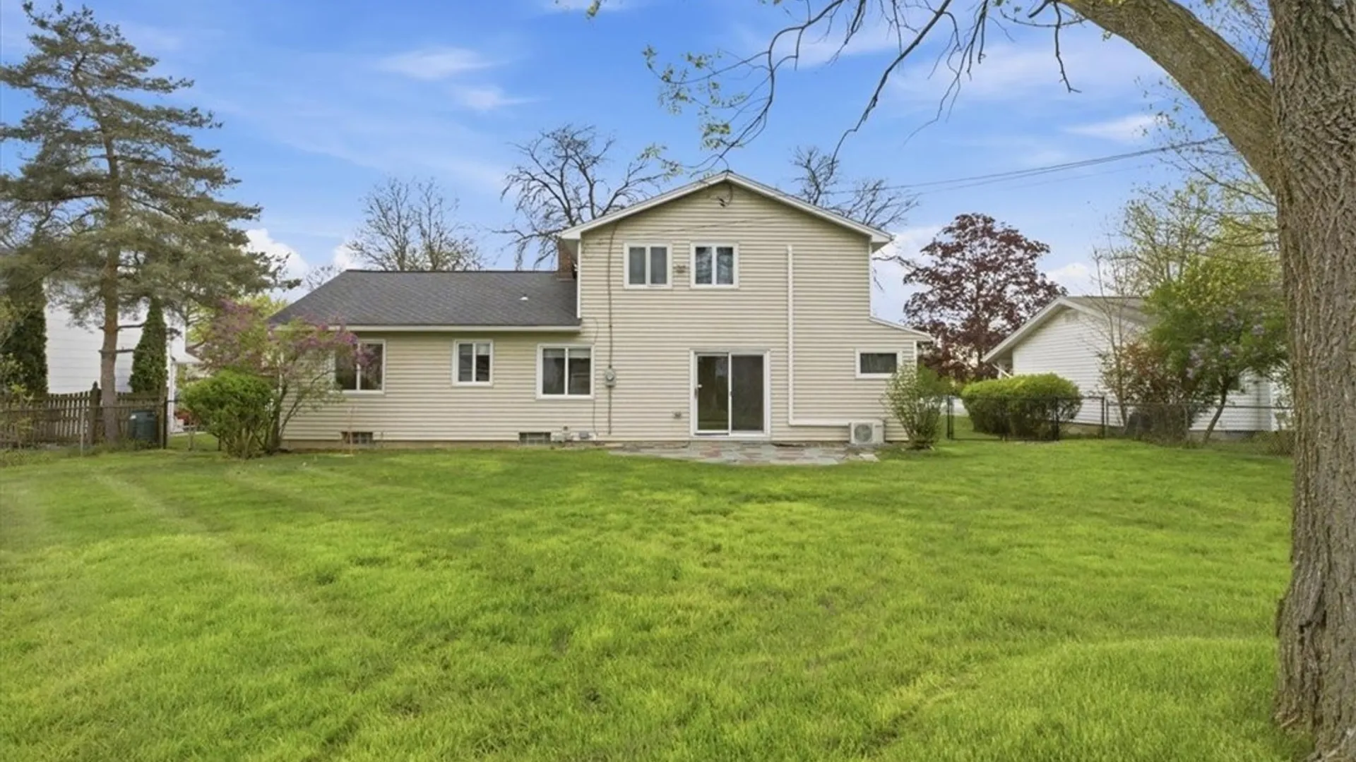 Property at 77 Willow Lane, Amherst, NY 14228 8