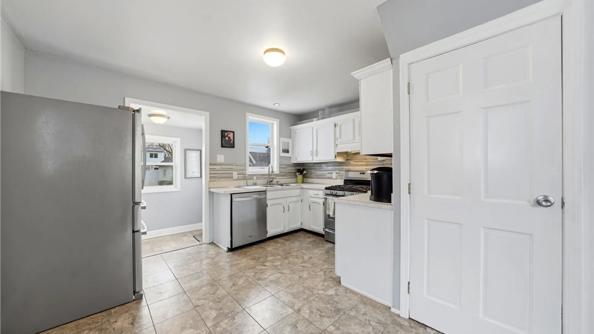 Property at 211 Fairfield Avenue, Tonawanda, NY 14223 10