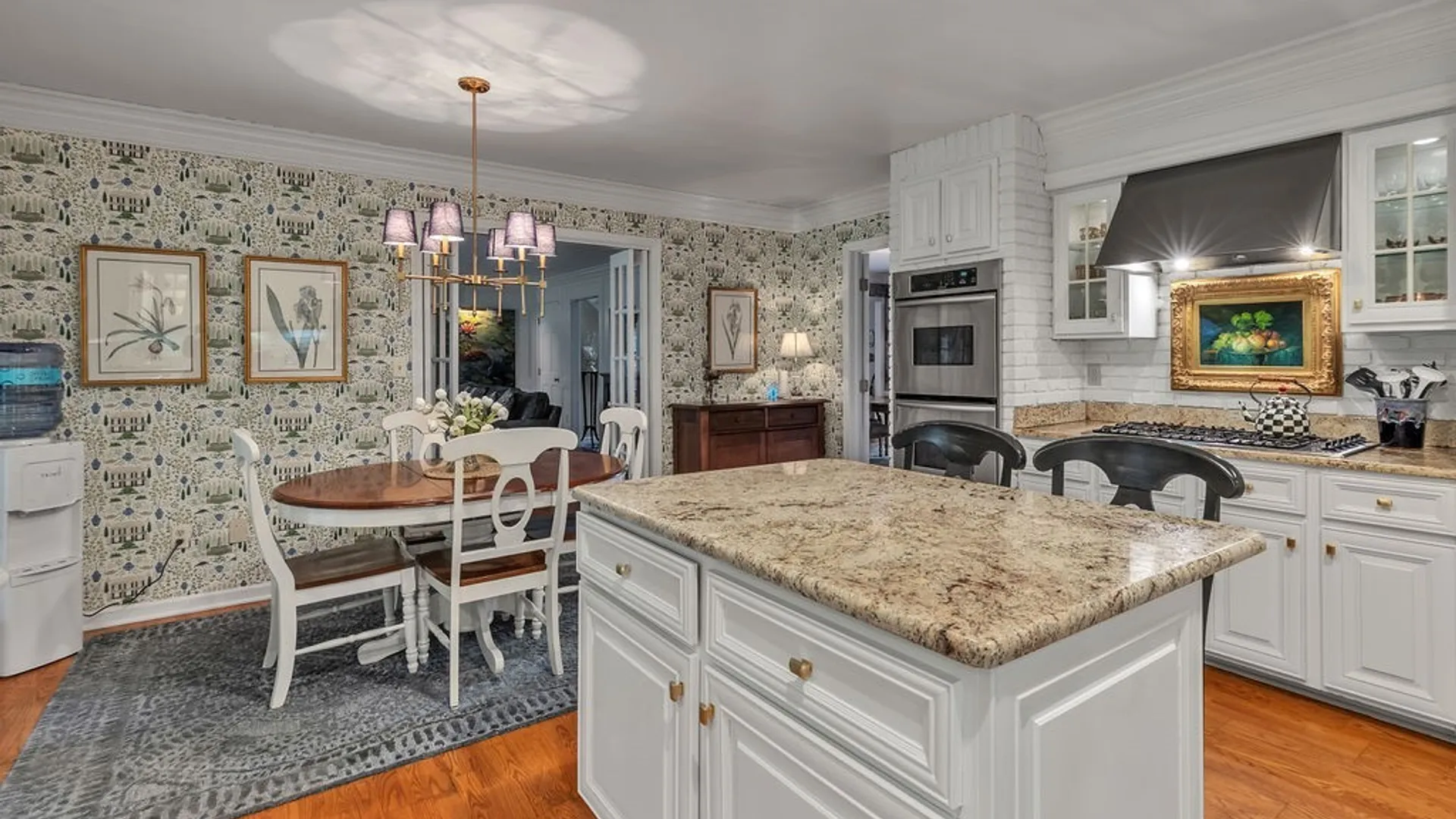 Property at 7 Fox Chapel Drive, Orchard Park, NY 14127 12