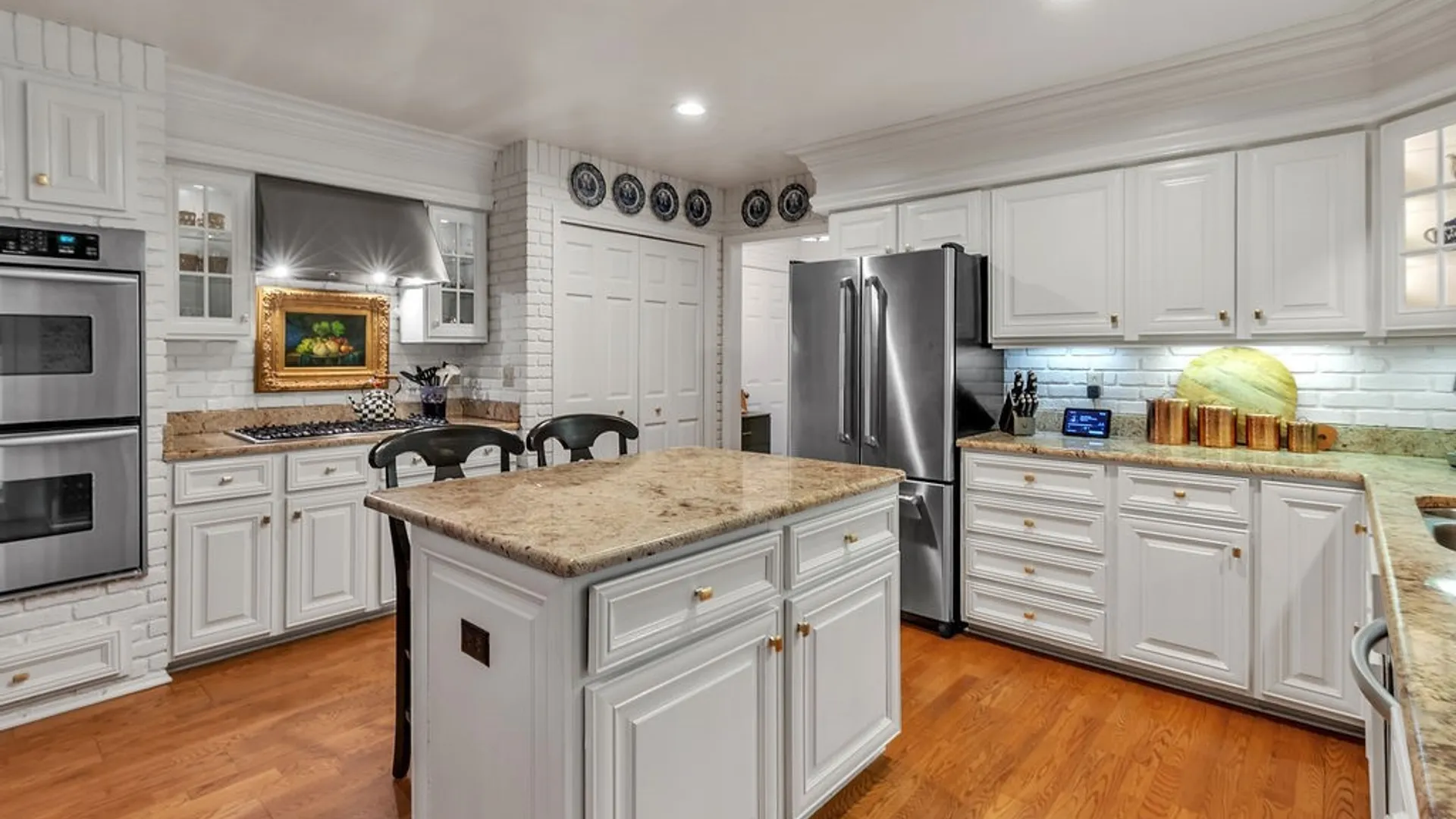 Property at 7 Fox Chapel Drive, Orchard Park, NY 14127 14