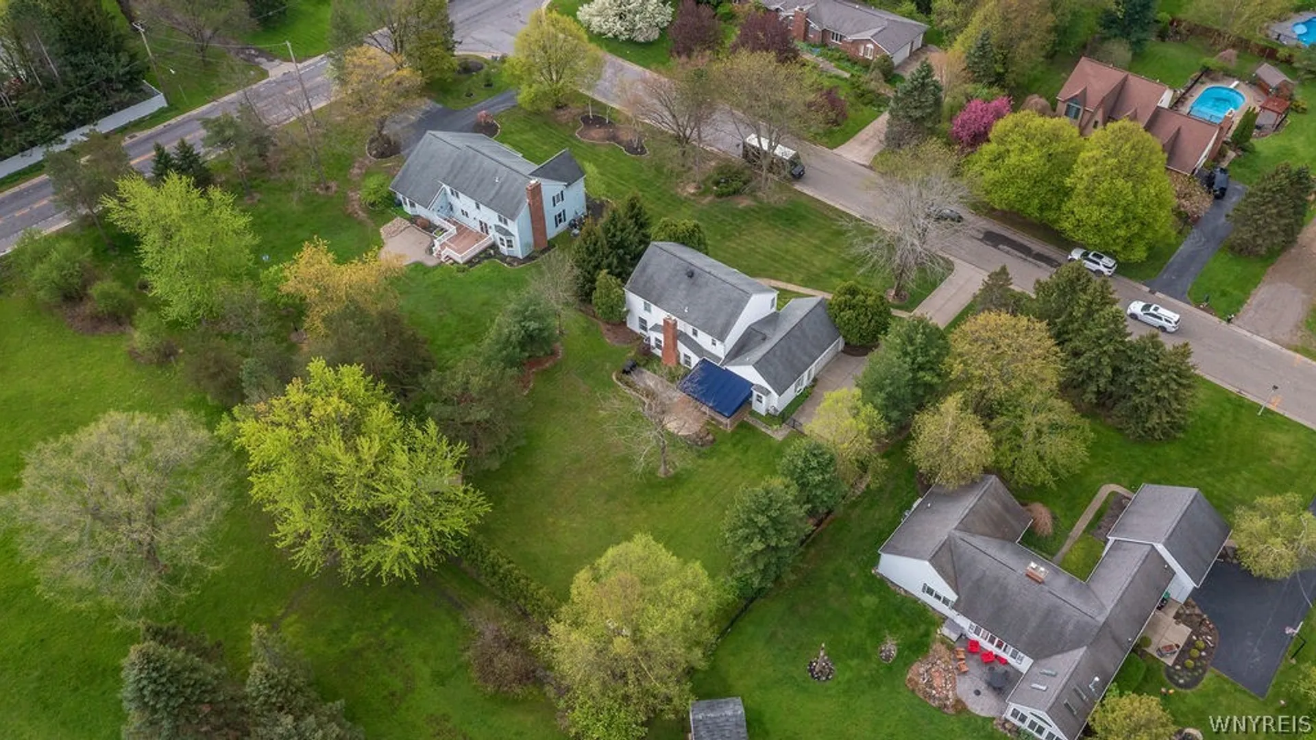 Property at 7 Fox Chapel Drive, Orchard Park, NY 14127 43