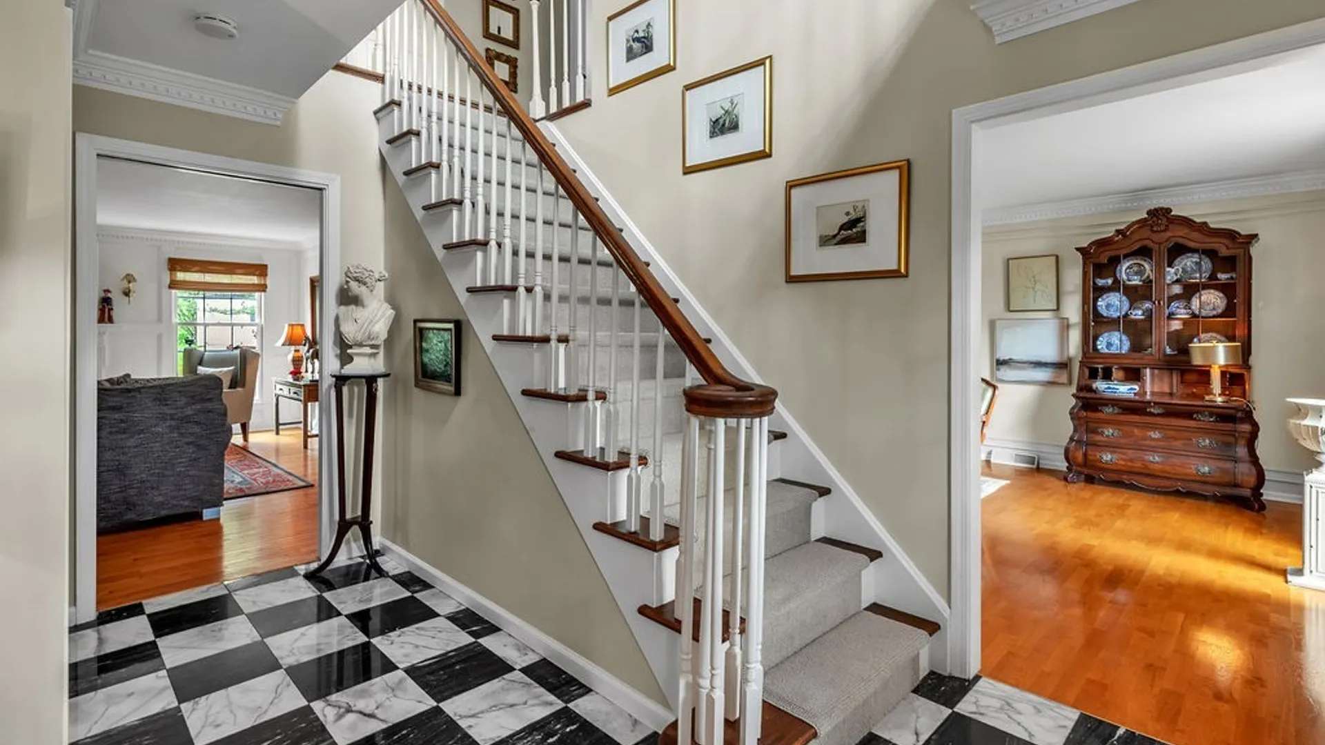 Property at 7 Fox Chapel Drive, Orchard Park, NY 14127 5