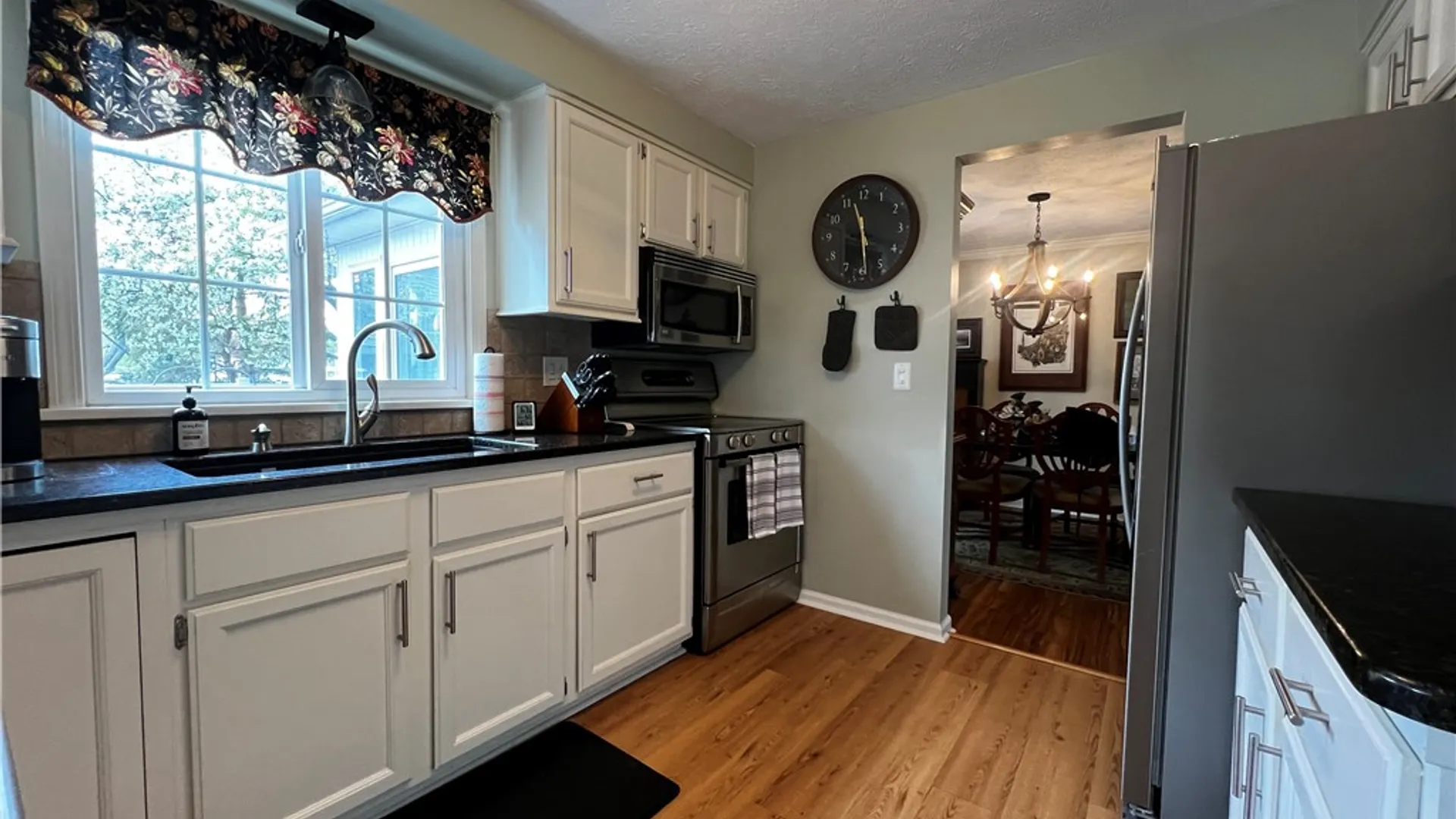 Property at 21 Rolling Meadow Drive, Parma, NY 14468 11