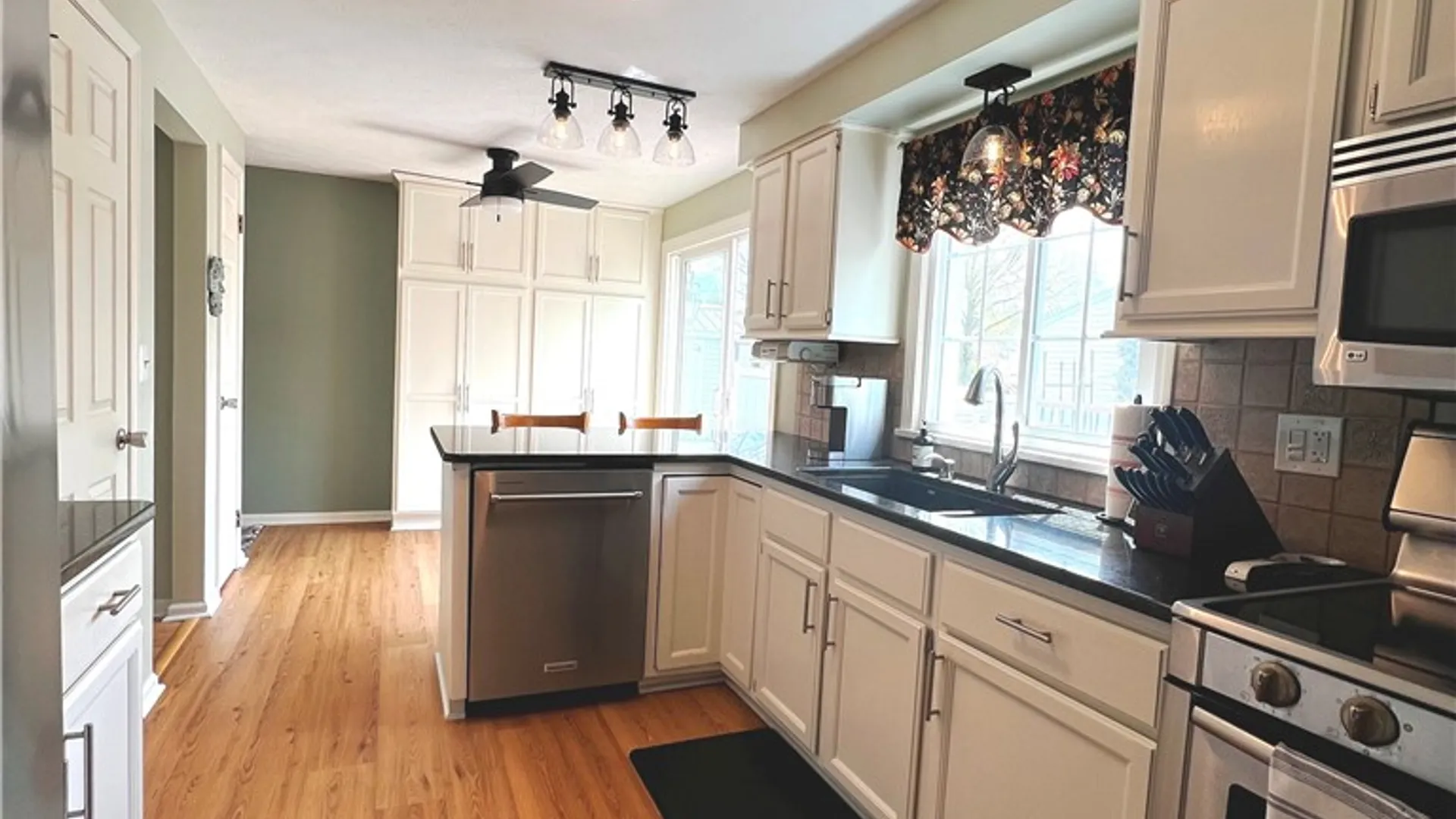 Property at 21 Rolling Meadow Drive, Parma, NY 14468 8