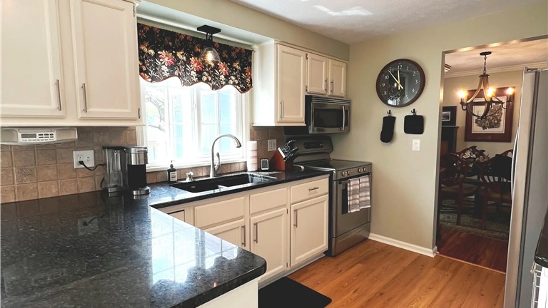 Property at 21 Rolling Meadow Drive, Parma, NY 14468 9