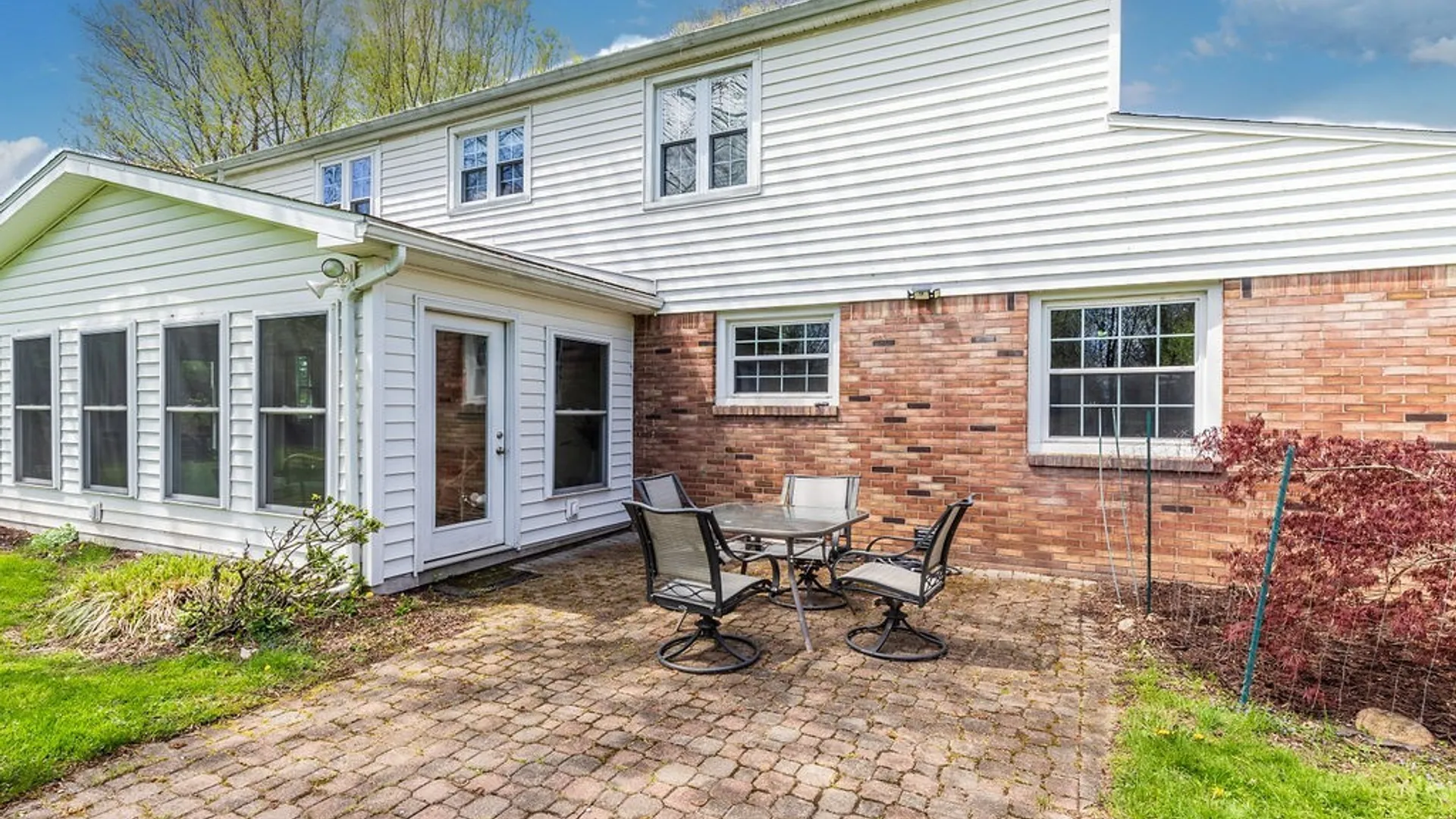 Property at 5225 Brookfield Lane, Clarence, NY 14031 4