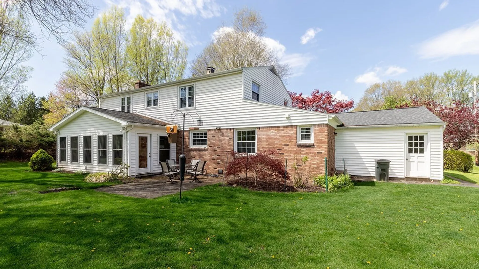 Property at 5225 Brookfield Lane, Clarence, NY 14031 5