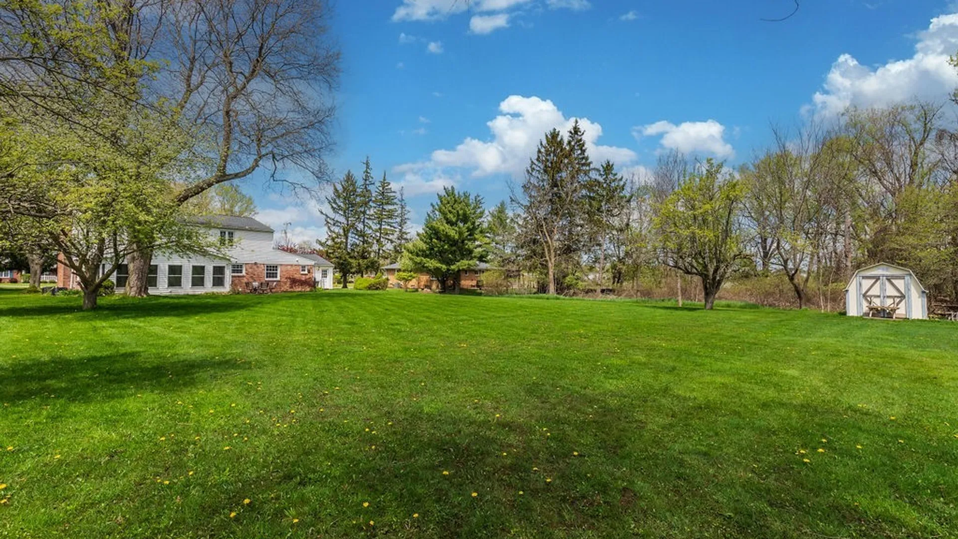 Property at 5225 Brookfield Lane, Clarence, NY 14031 8