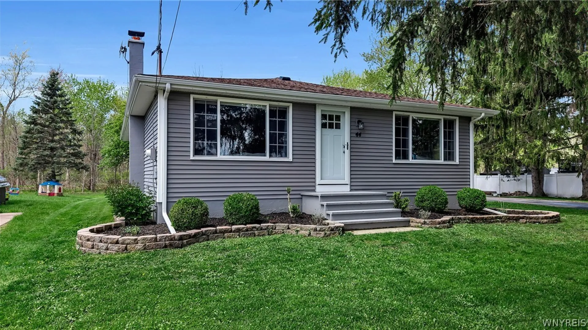 Property at 44 Park Avenue, Cheektowaga, NY 14043 2