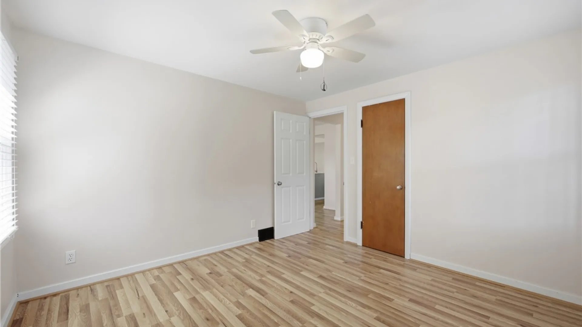 Property at 137 Columbia Parkway, West Seneca, NY 14224 17