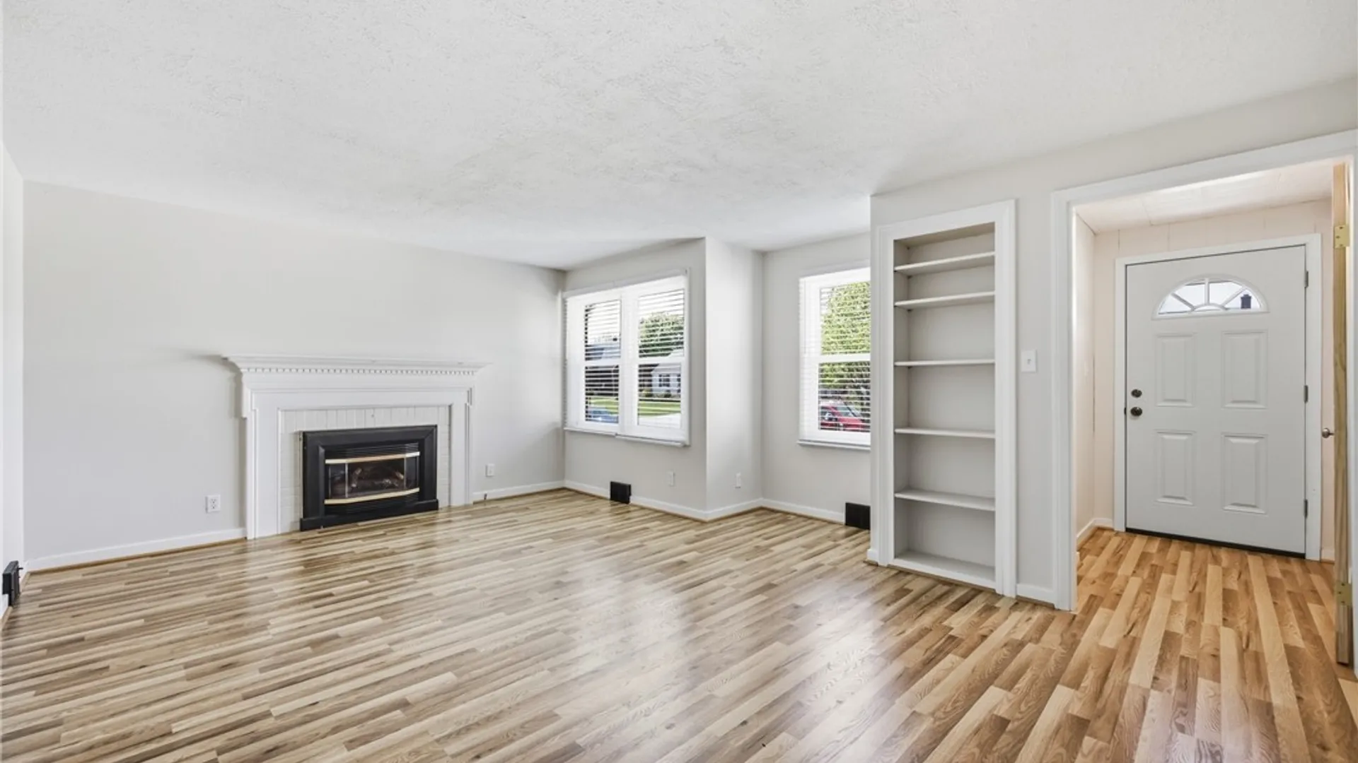 Property at 137 Columbia Parkway, West Seneca, NY 14224 4