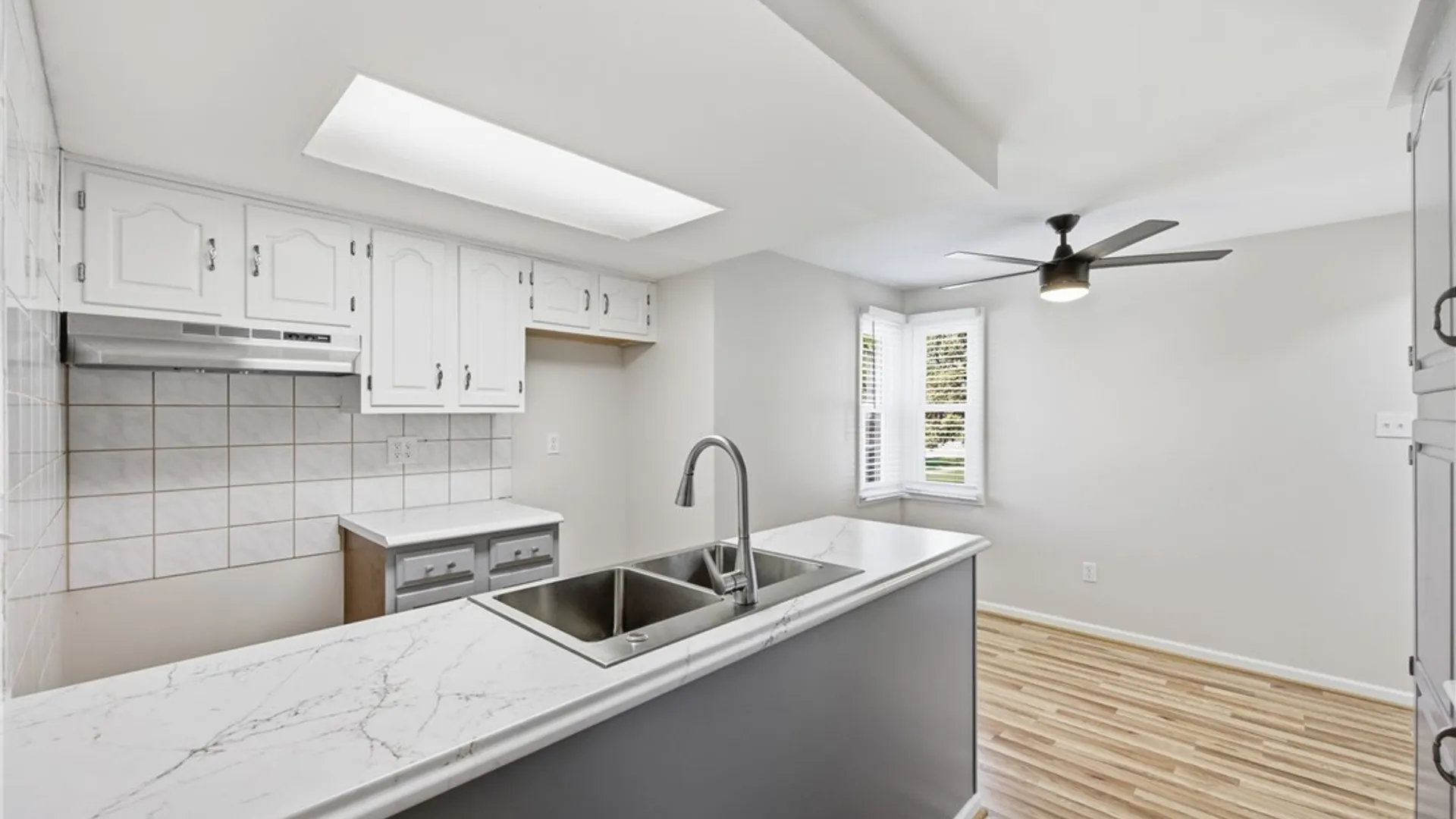 Property at 137 Columbia Parkway, West Seneca, NY 14224 9