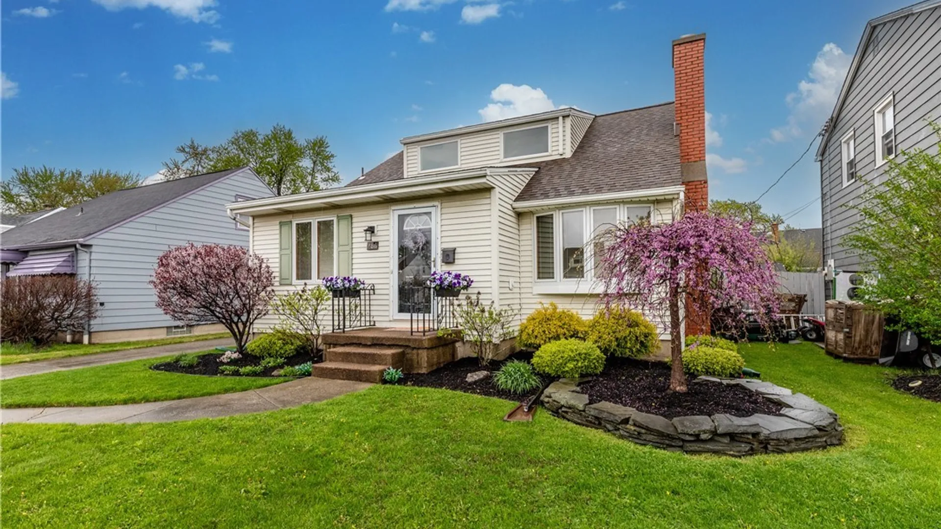 Property at 286 Westfall Drive, Tonawanda, NY 14150 3