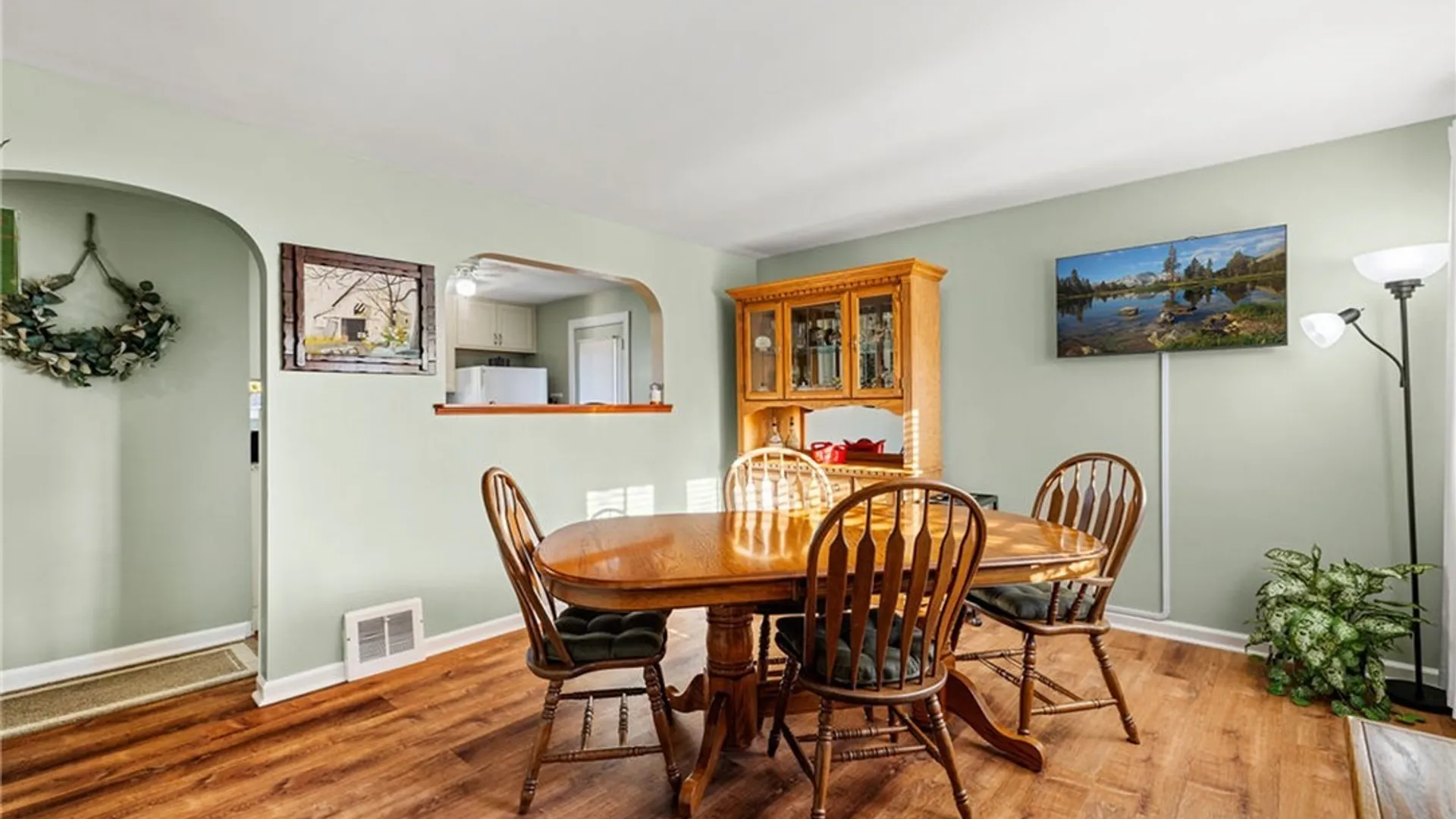 Property at 223 Kirkwood Drive, West Seneca, NY 14224 10