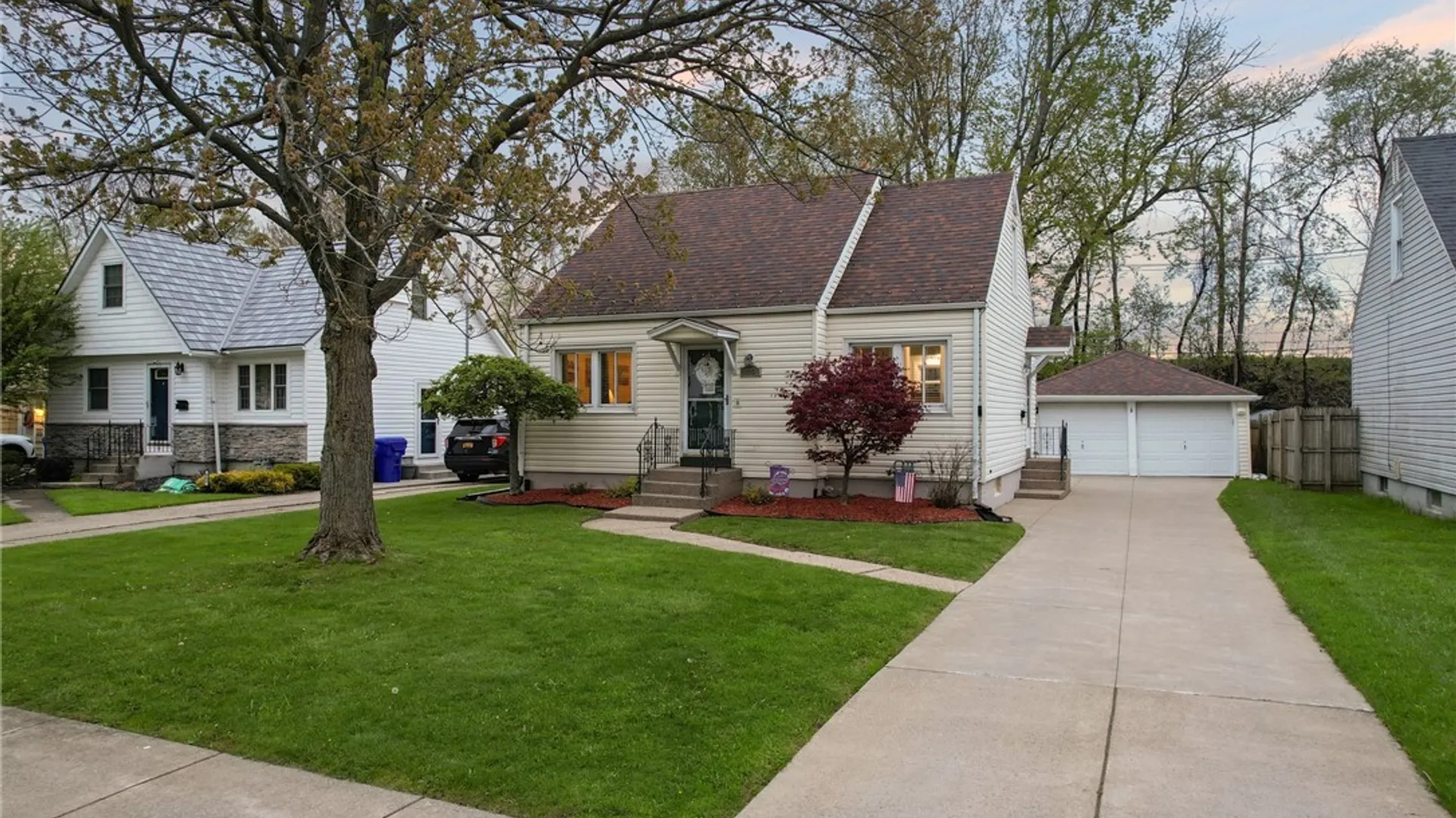 Property at 223 Kirkwood Drive, West Seneca, NY 14224 2