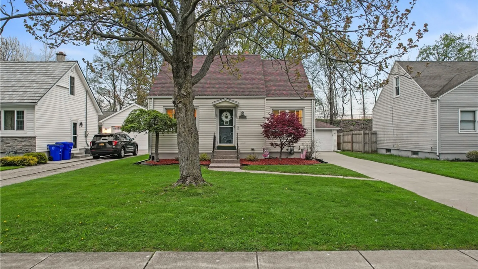 Property at 223 Kirkwood Drive, West Seneca, NY 14224 3