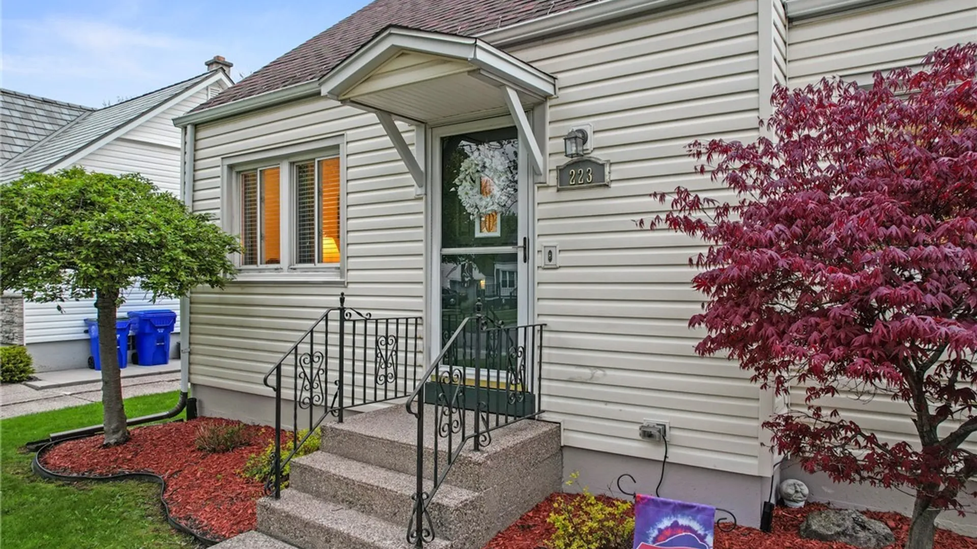 Property at 223 Kirkwood Drive, West Seneca, NY 14224 4