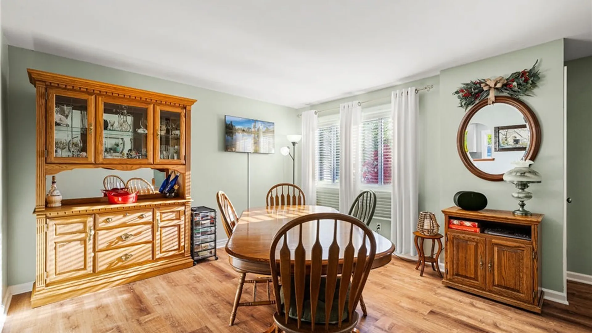 Property at 223 Kirkwood Drive, West Seneca, NY 14224 9