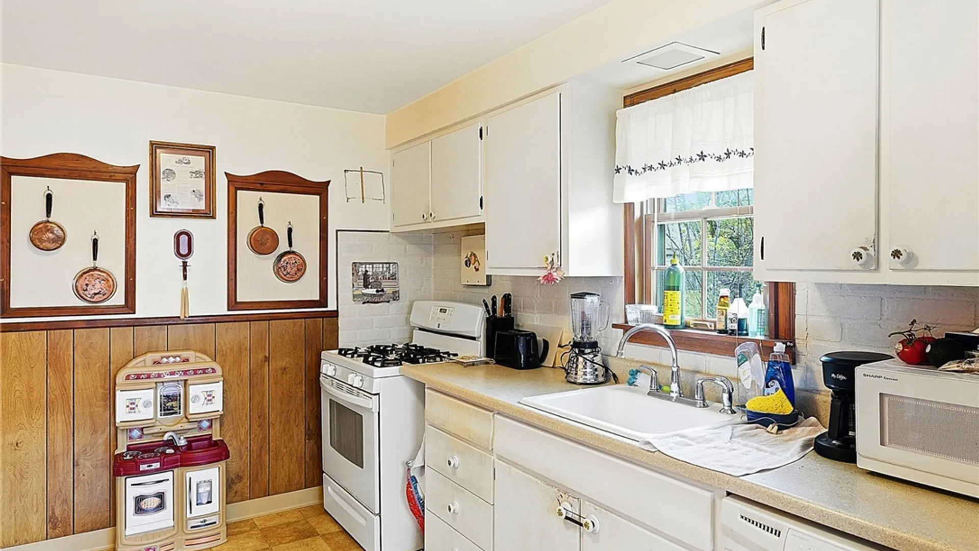 Property at 157 Margaret Road, Amherst, NY 14226 10