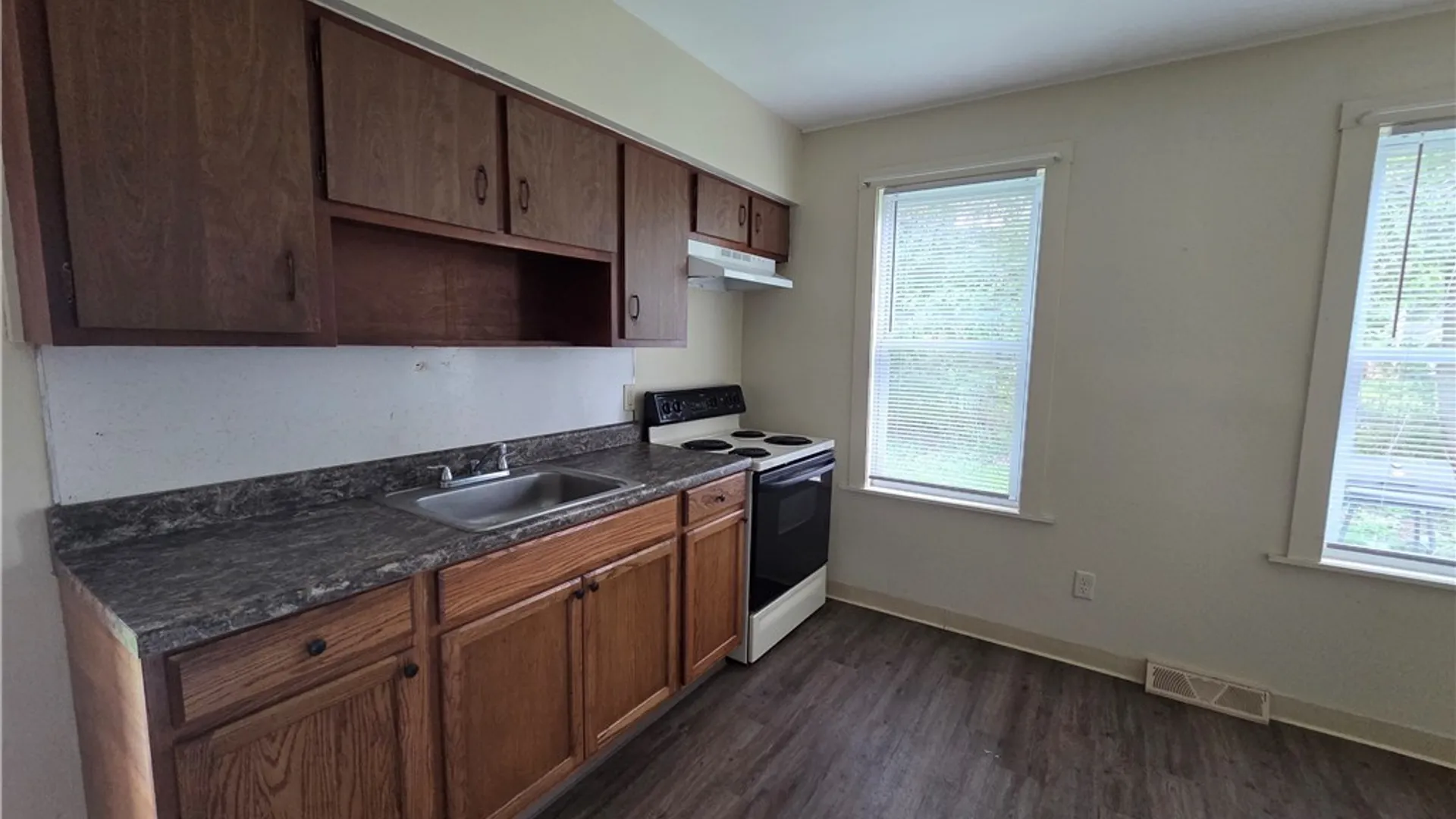 Property at 211 Hier Avenue, Syracuse, NY 13203 12