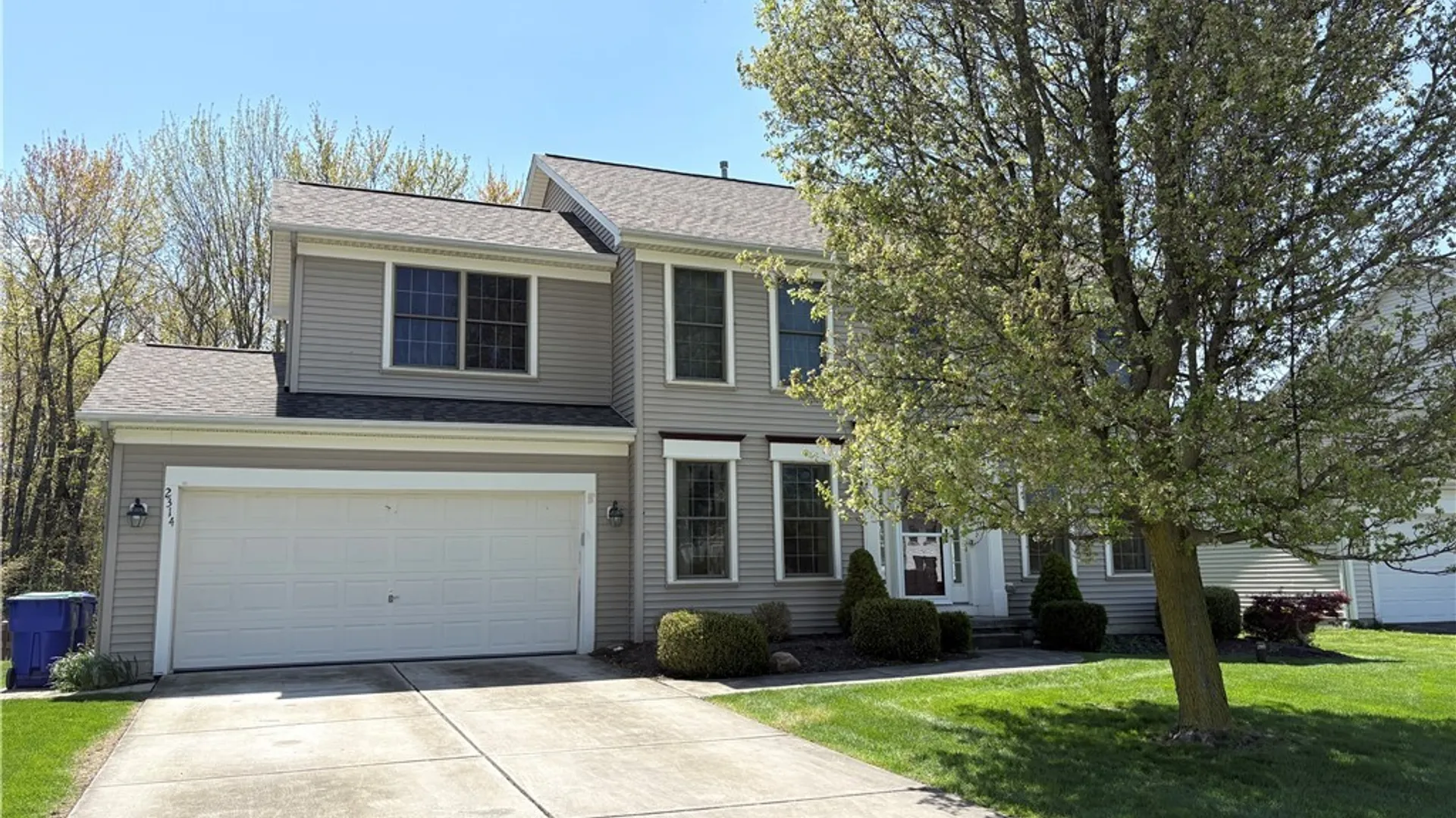 Property at 2314 Winterberry Drive, Hamburg, NY 14085 4