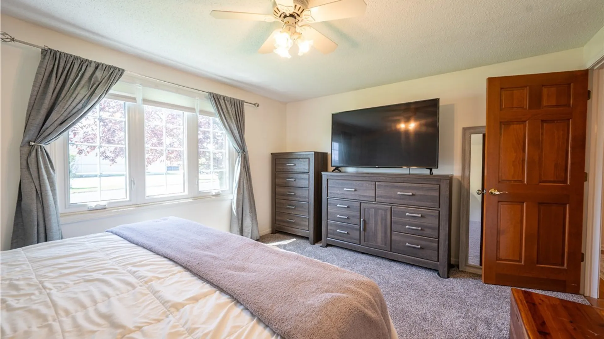 Property at 400 West Avenue, West Seneca, NY 14224 25
