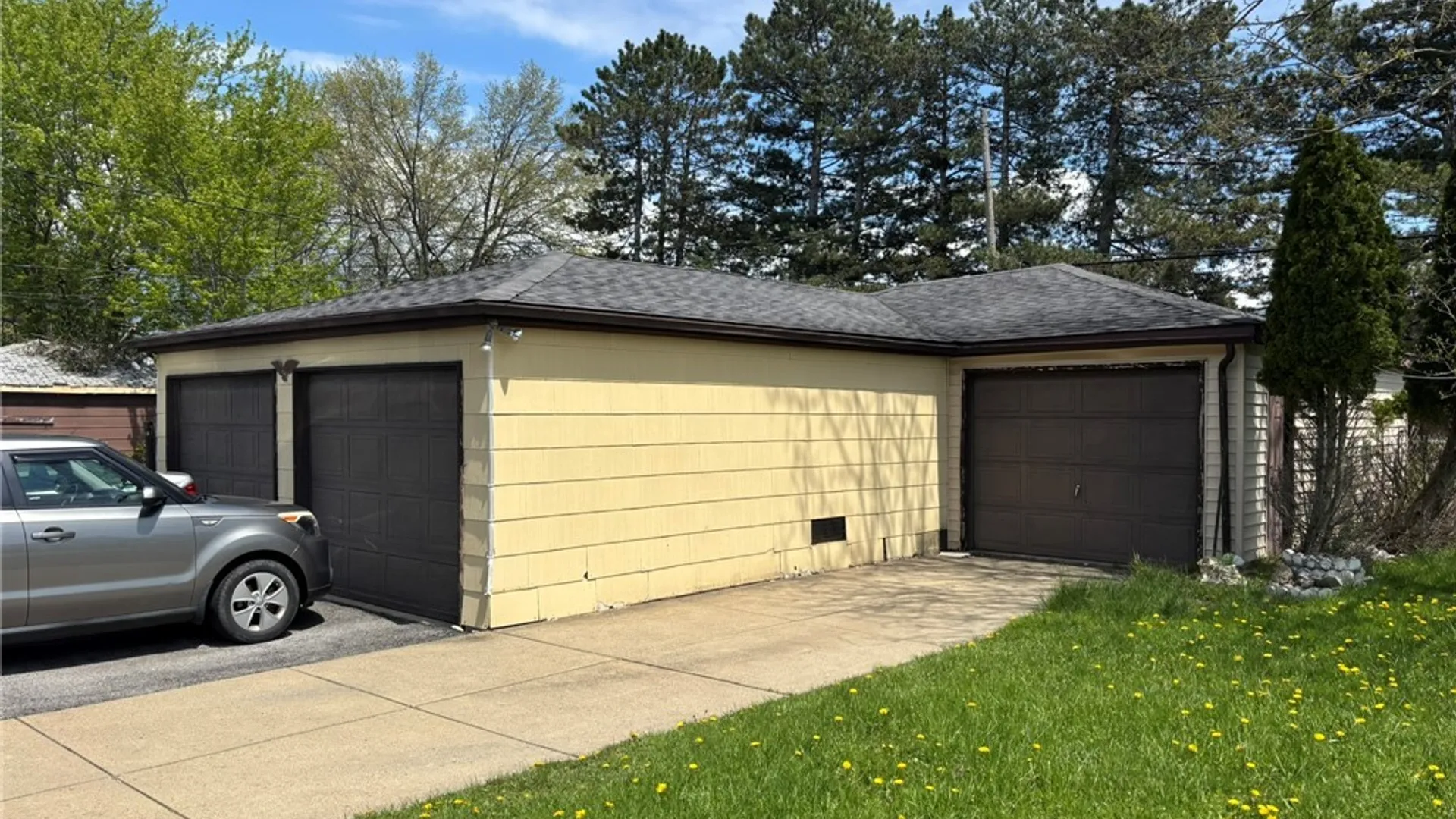 Property at 41 French Lea Road, West Seneca, NY 14224 12