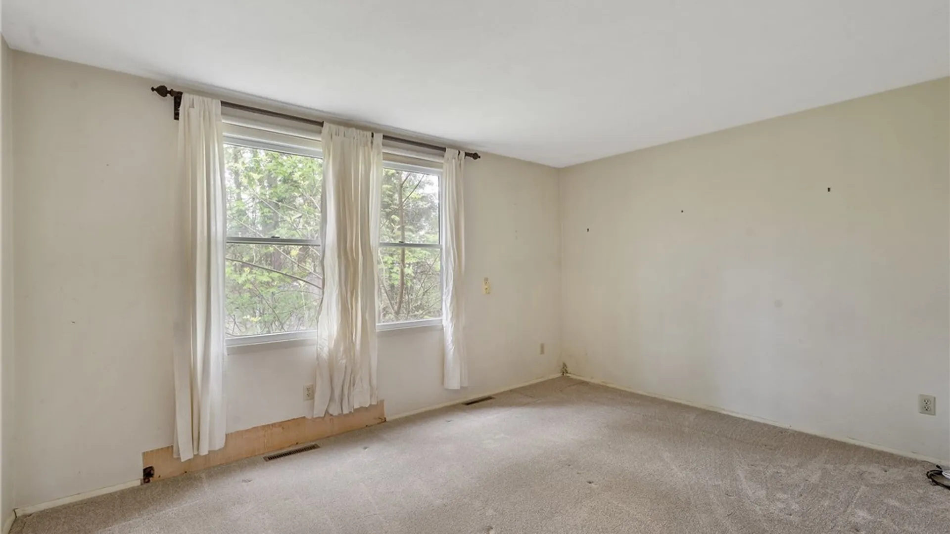 Property at 4254 Vine Meadow Road, Clay, NY 13090 15