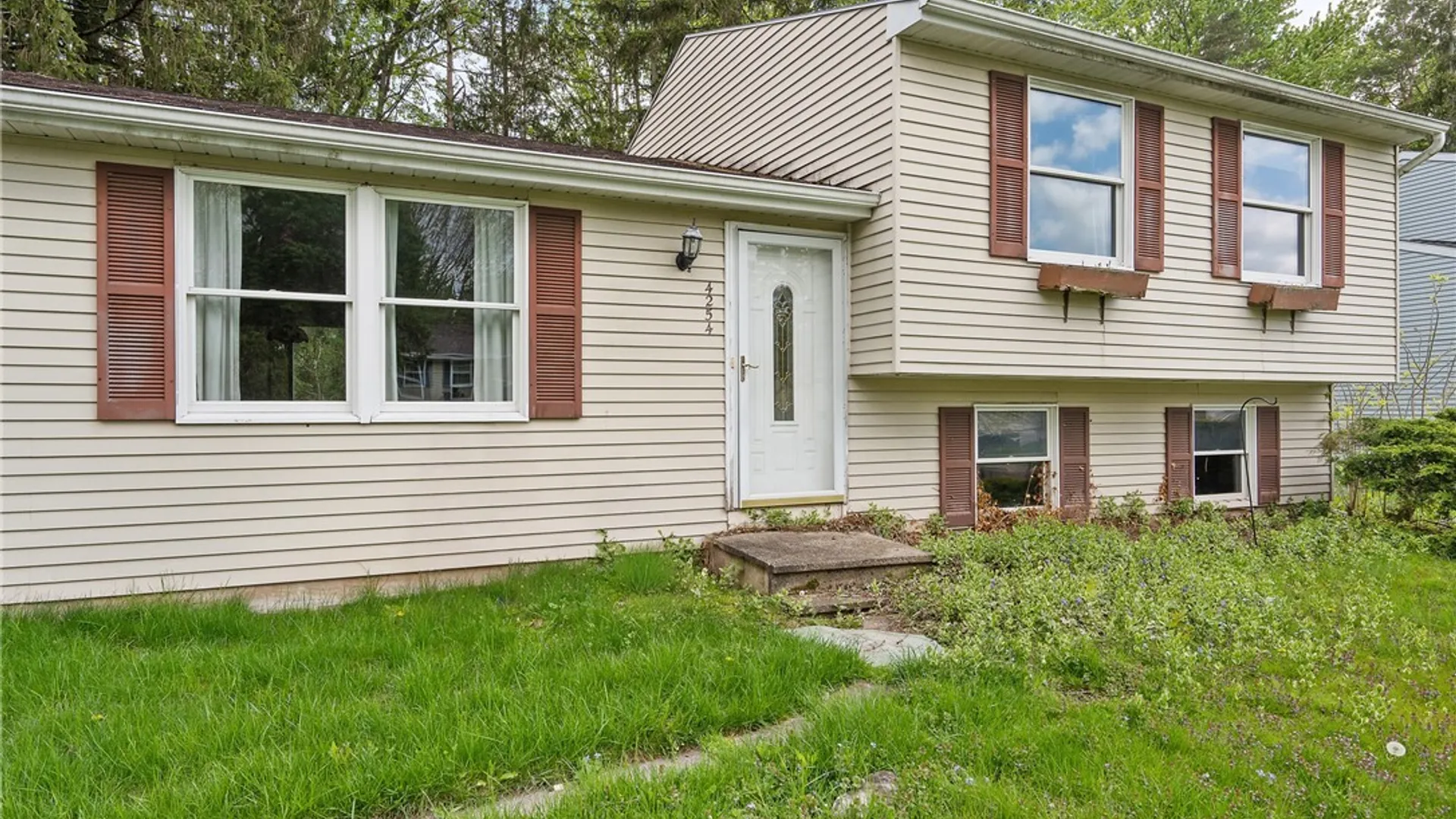 Property at 4254 Vine Meadow Road, Clay, NY 13090 2