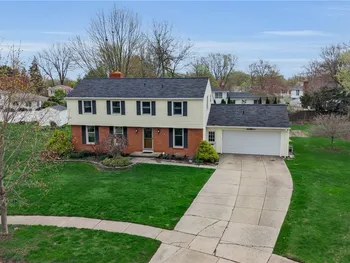 Property at 17 Fox Chapel Court, Amherst, NY 14221