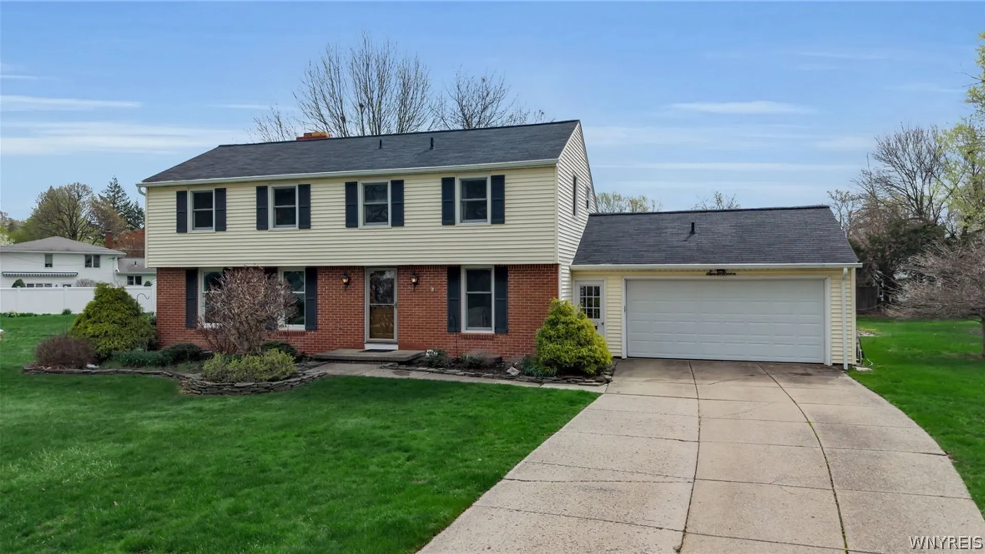 Property at 17 Fox Chapel Court, Amherst, NY 14221 2