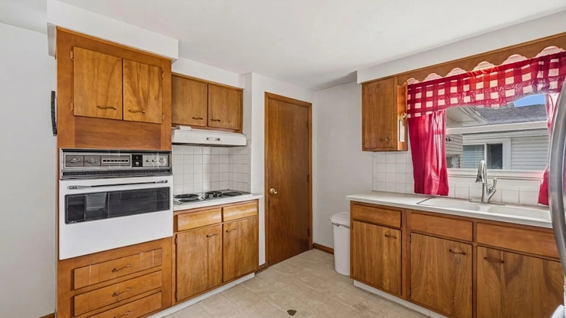 Property at 71 Cherbourg Drive, Cheektowaga, NY 14227 9