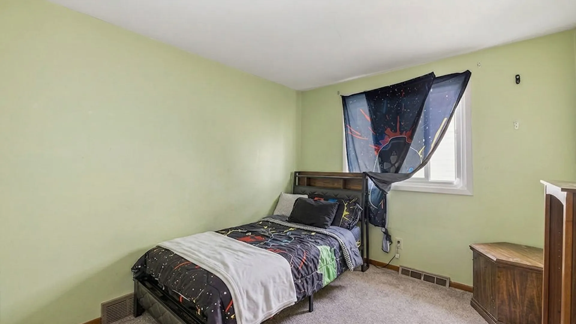 Property at 71 E Cherbourg Drive, Cheektowaga, NY 14227 18