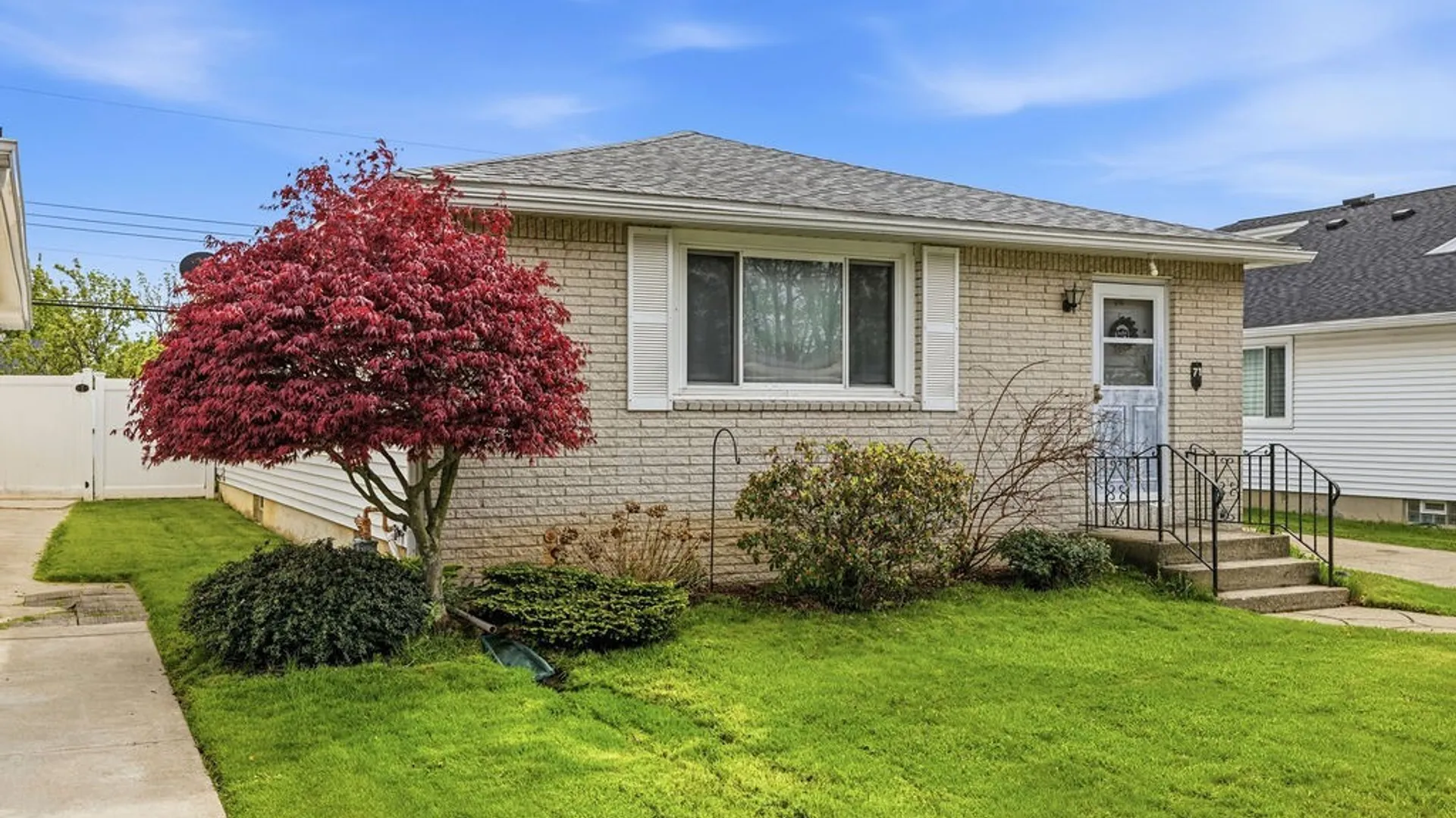 Property at 71 E Cherbourg Drive, Cheektowaga, NY 14227 6