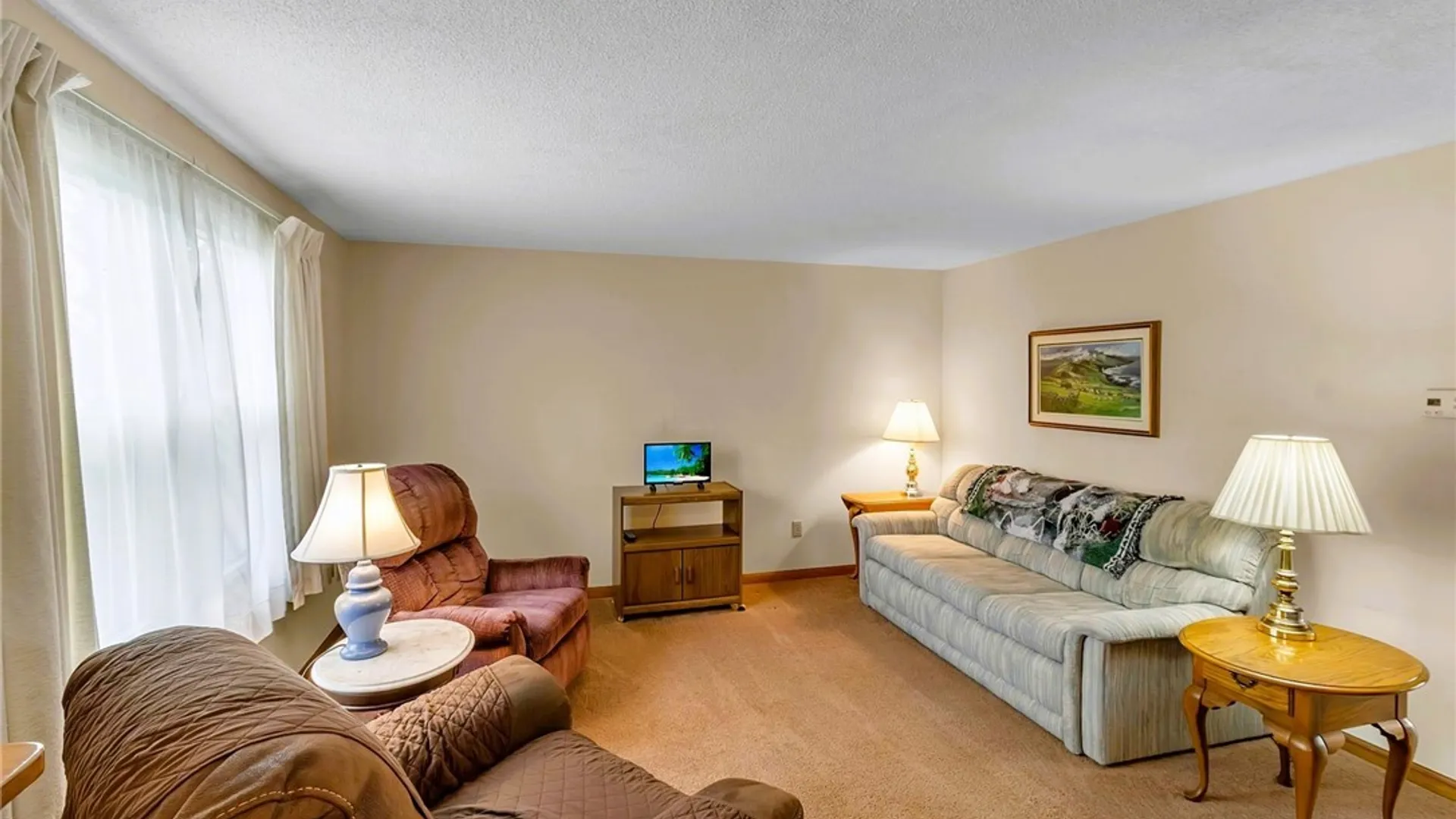 Property at 275 Wimbledon Court, West Seneca, NY 14224 12